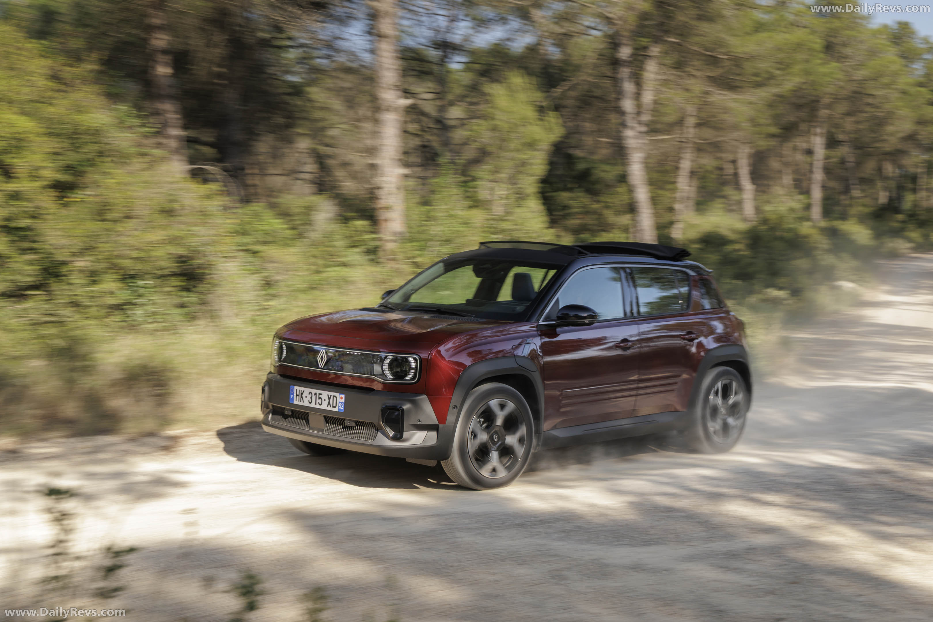 2026 Renault 4 E-Tech Plein Sud Techno Front View