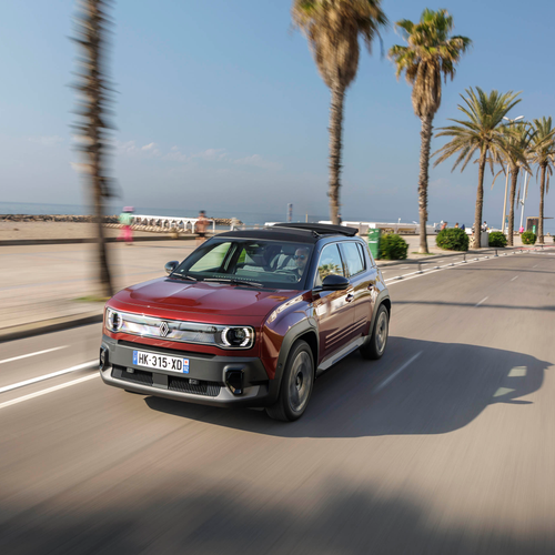 2026 Renault 4 E-Tech Plein Sud Techno Front View