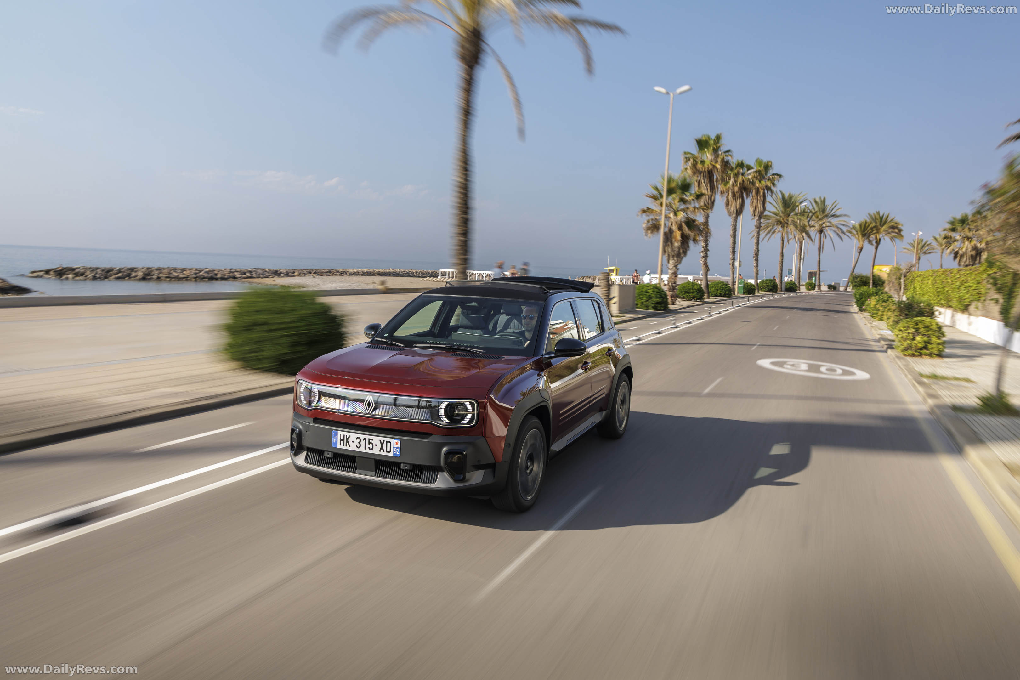 2026 Renault 4 E-Tech Plein Sud Techno Front View