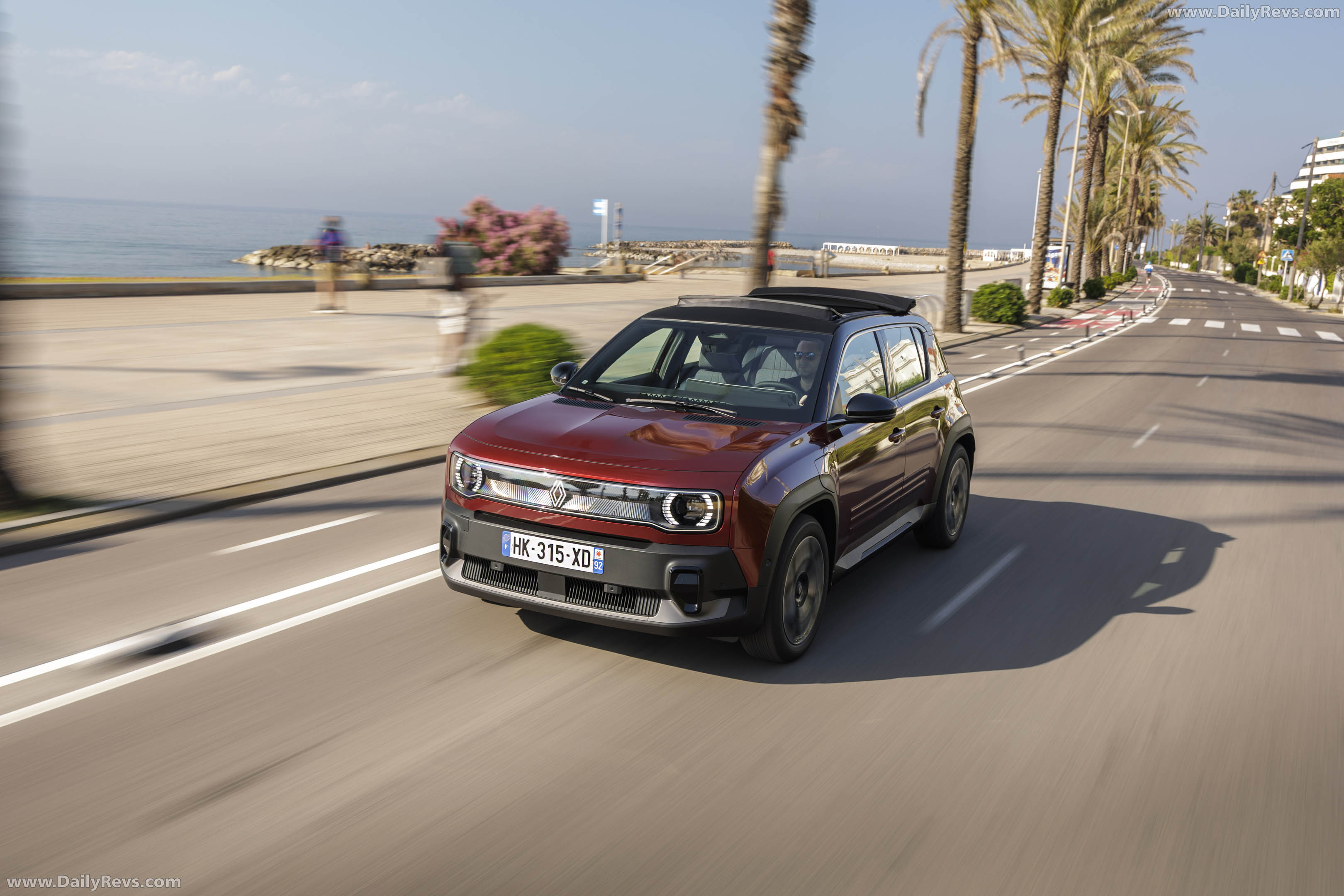 2026 Renault 4 E-Tech Plein Sud Techno Front View