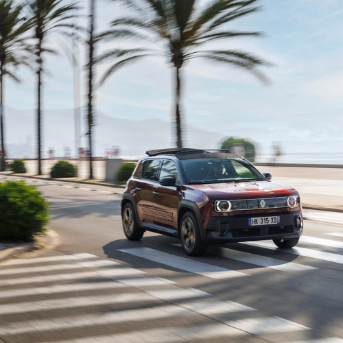 2026 Renault 4 E-Tech Plein Sud Techno Front View