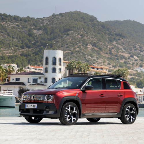 2026 Renault 4 E-Tech Plein Sud Techno Front View