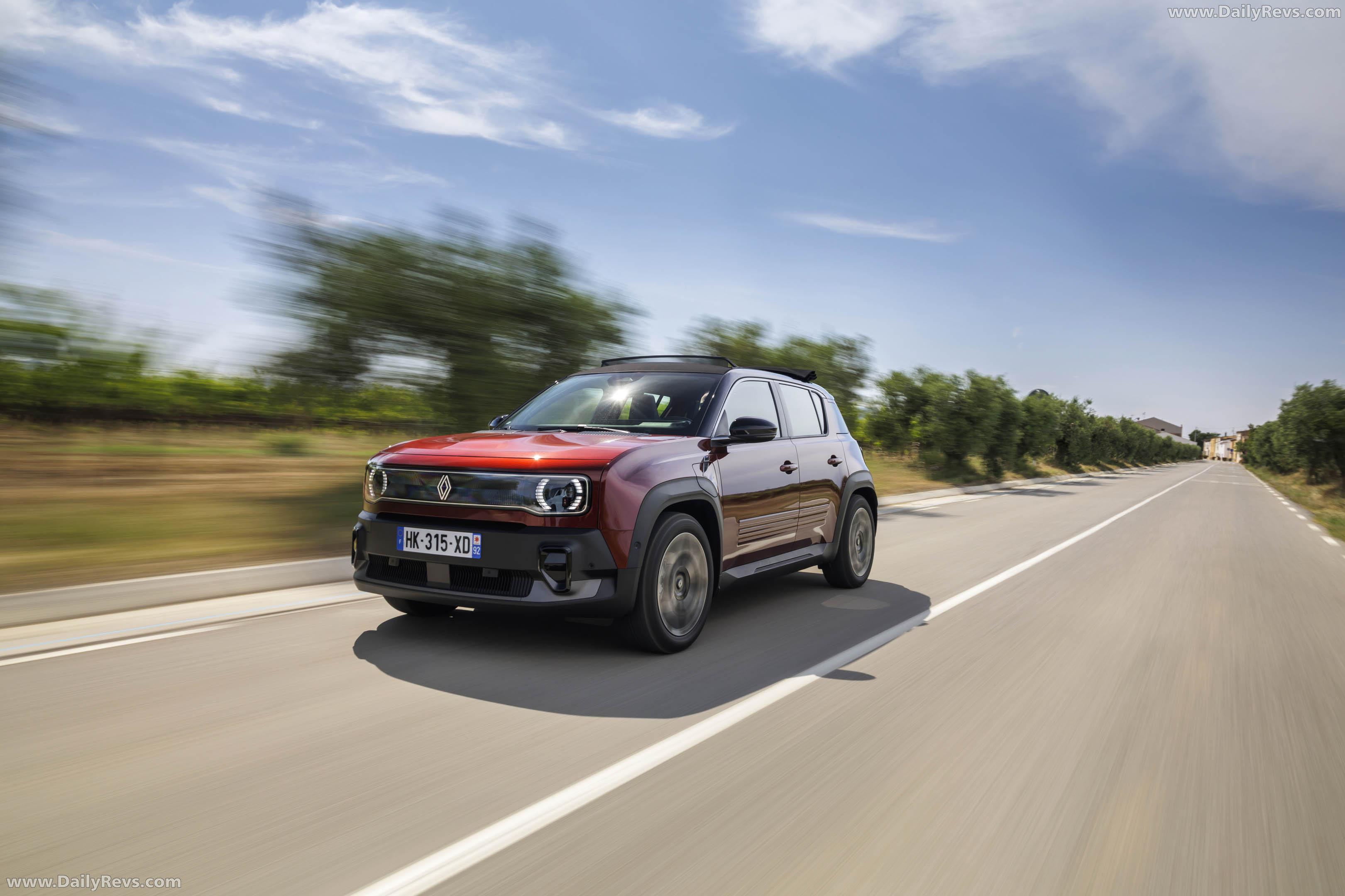 2026 Renault 4 E-Tech Plein Sud Techno Front View