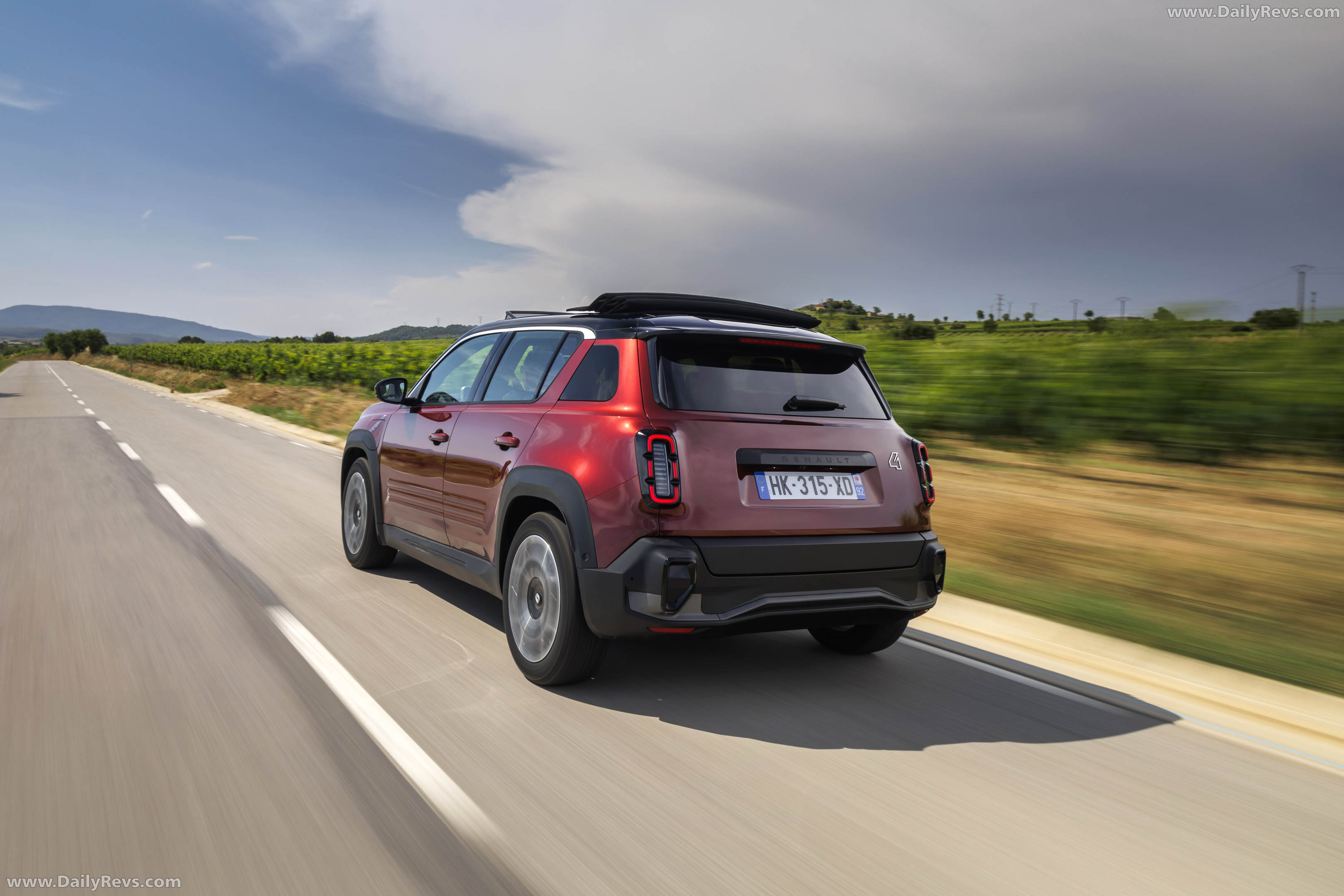 2026 Renault 4 E-Tech Plein Sud Techno Rear View
