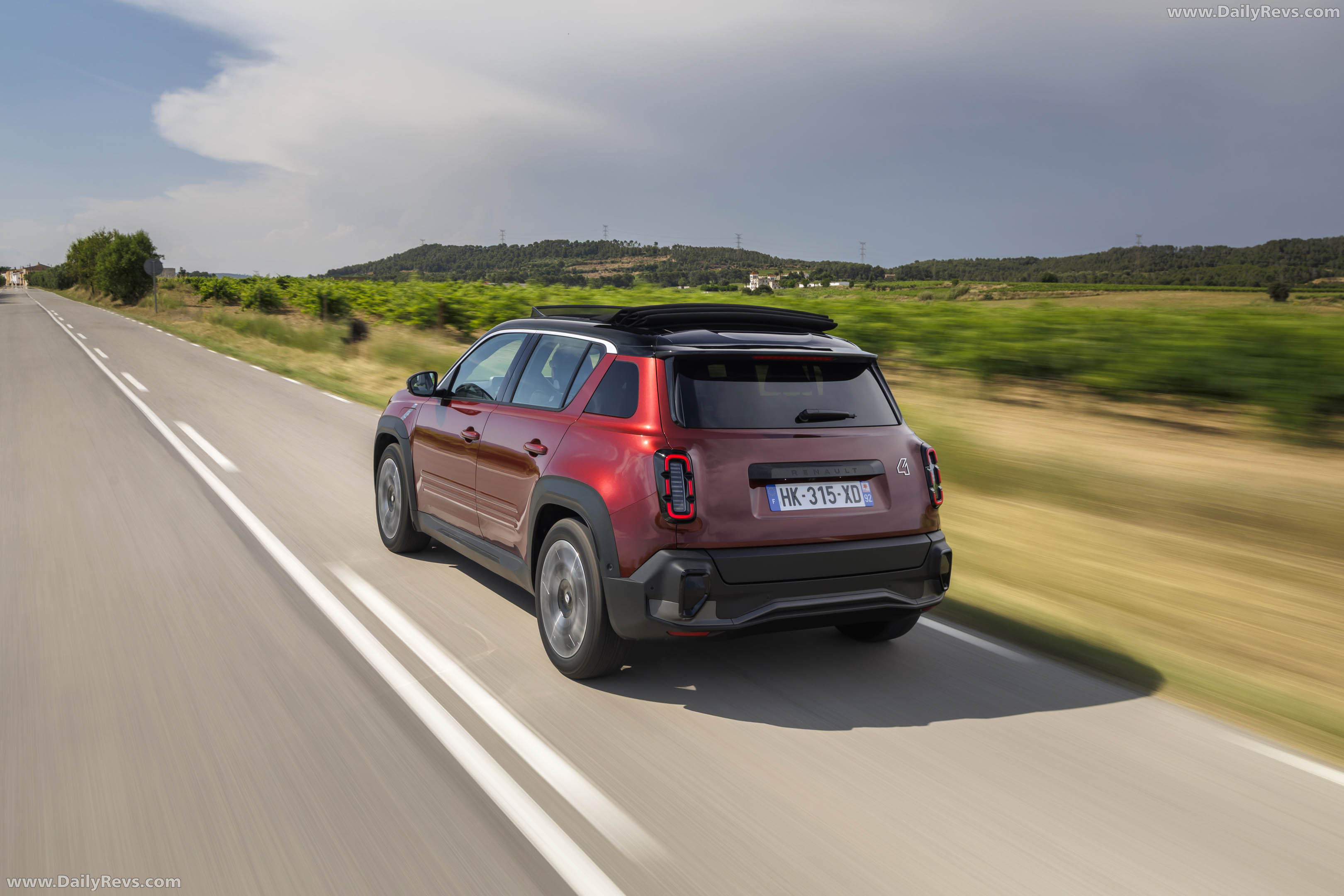 2026 Renault 4 E-Tech Plein Sud Techno Rear View