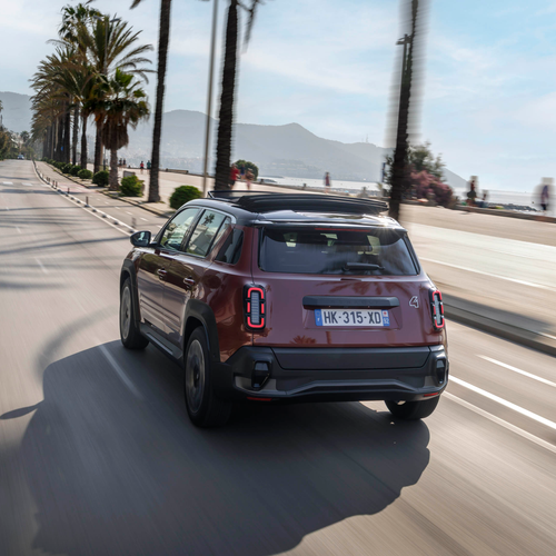 2026 Renault 4 E-Tech Plein Sud Techno Rear View