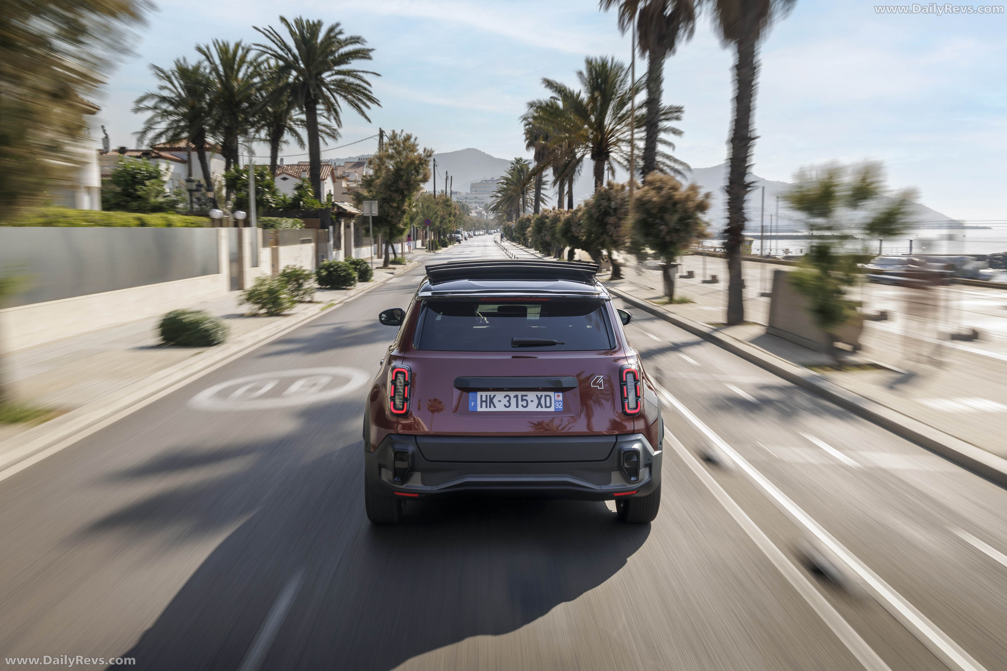 2026 Renault 4 E-Tech Plein Sud Techno Rear View