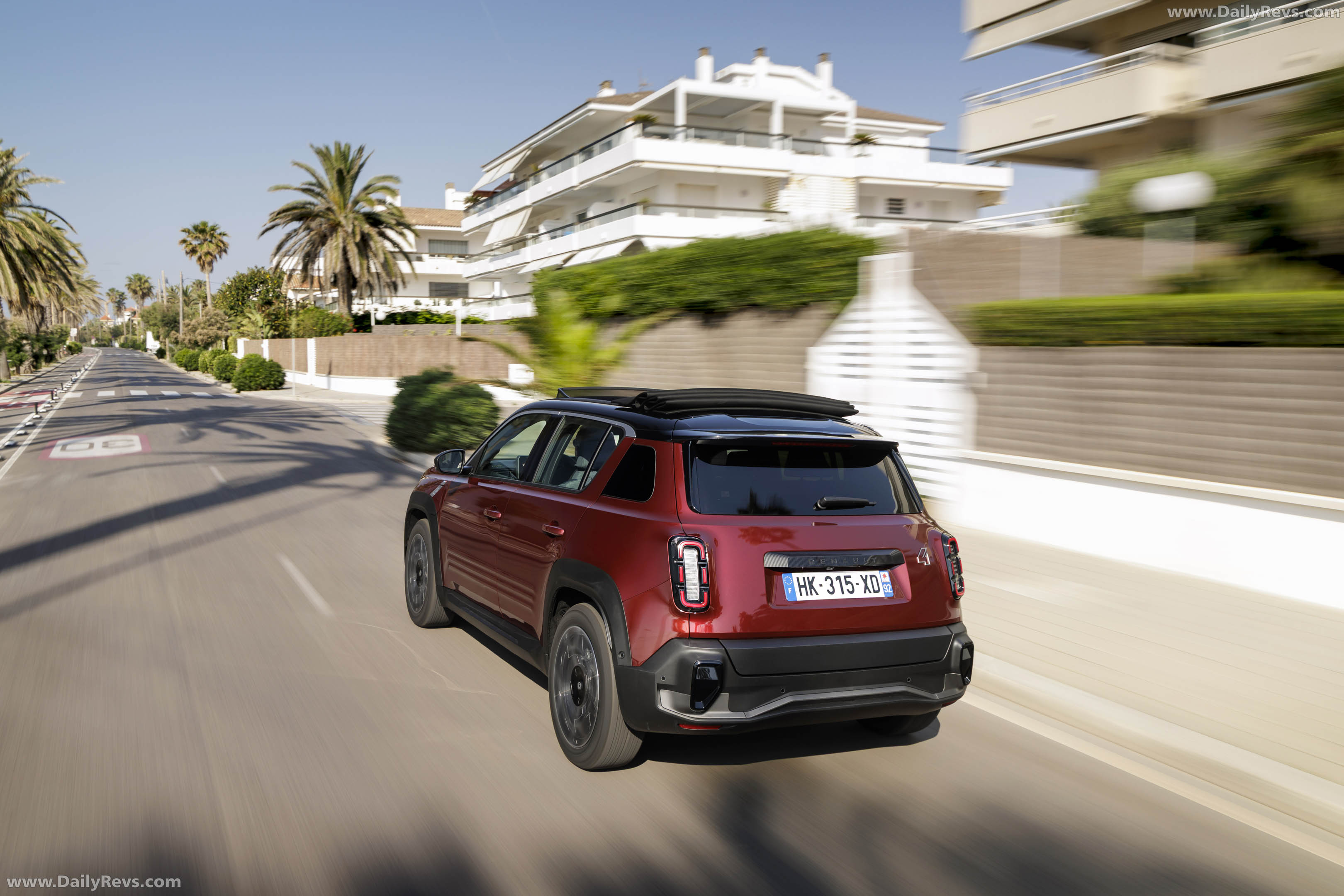 2026 Renault 4 E-Tech Plein Sud Techno Rear View