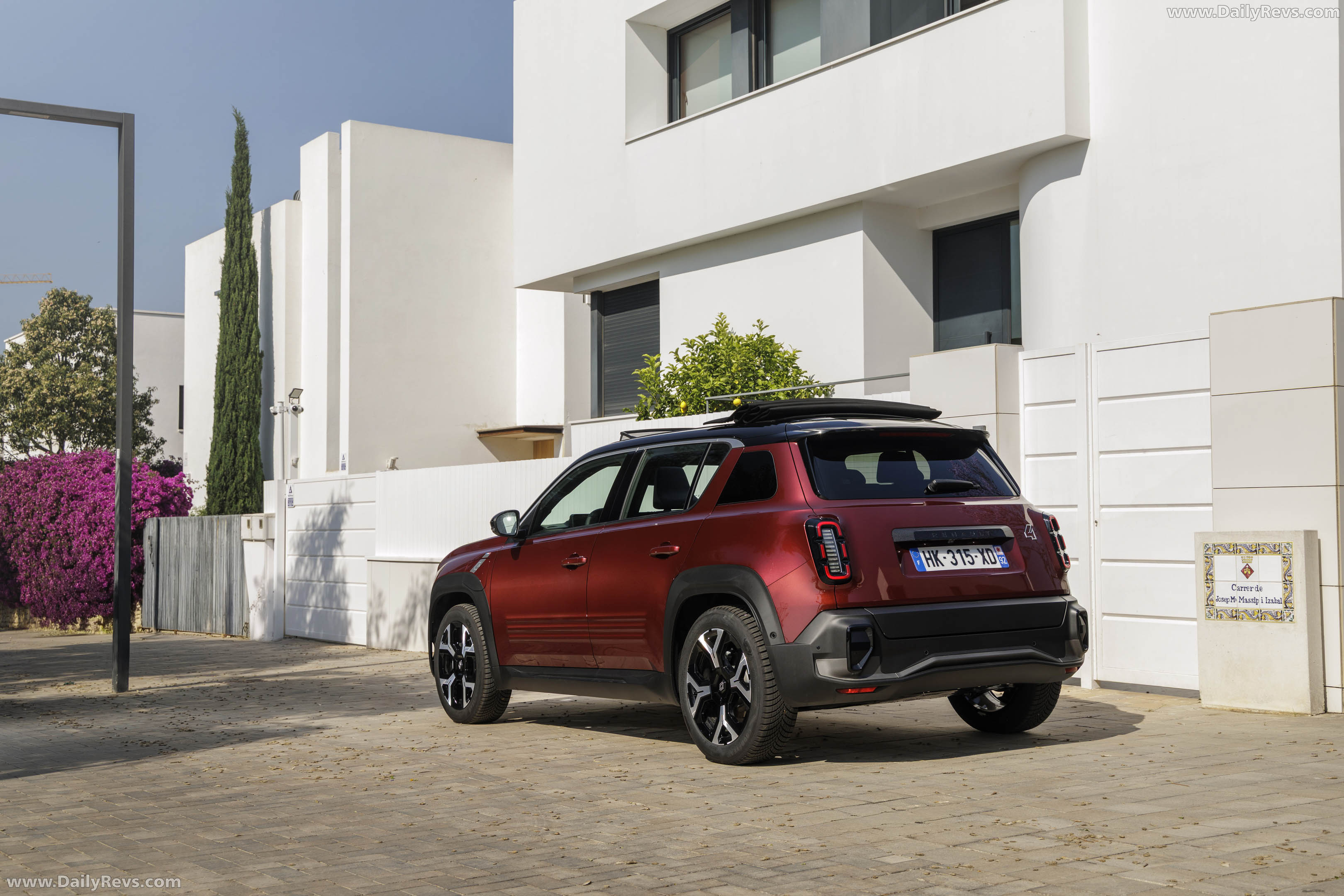 2026 Renault 4 E-Tech Plein Sud Techno Rear View