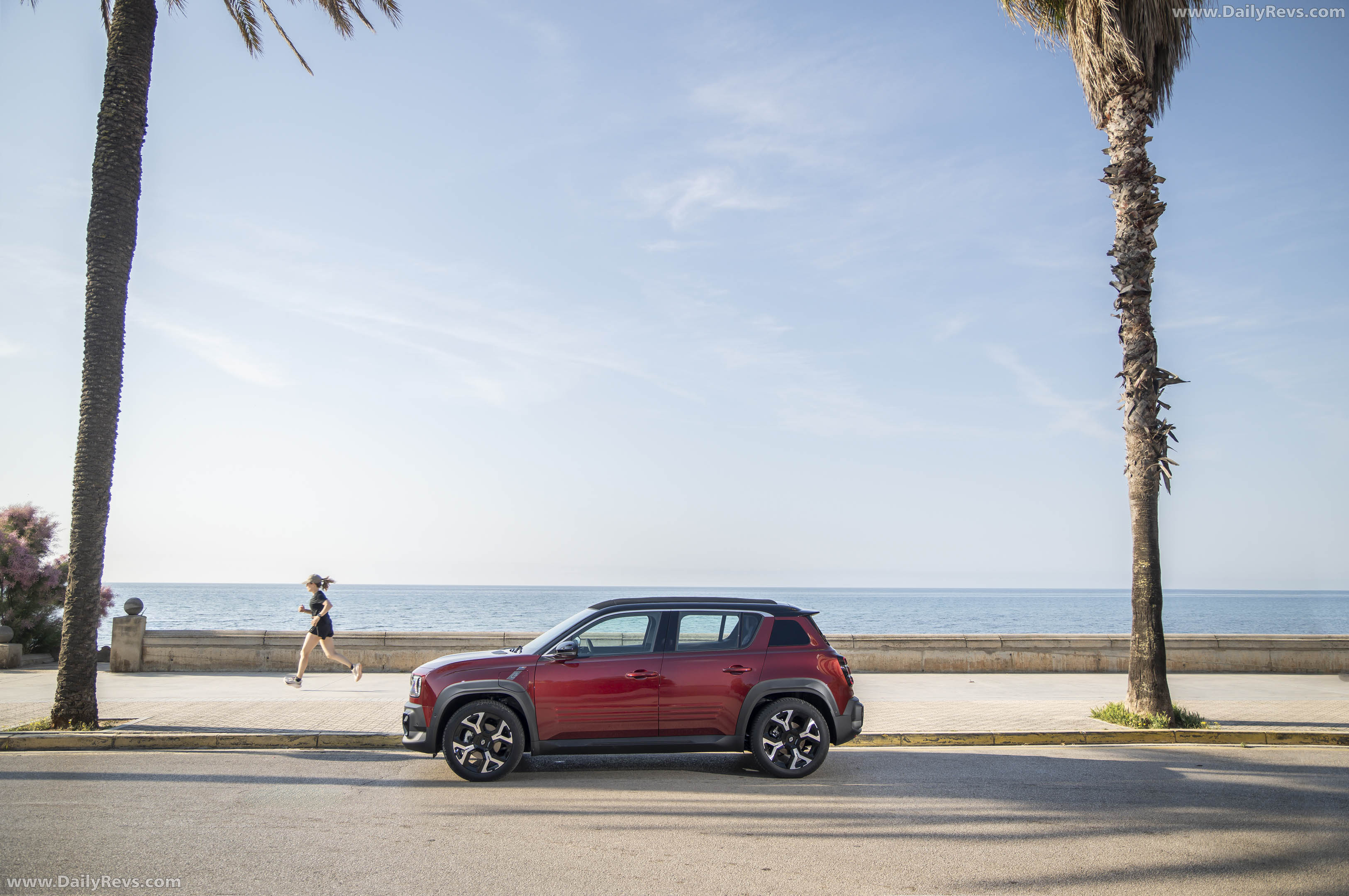 2026 Renault 4 E-Tech Plein Sud Techno Side View