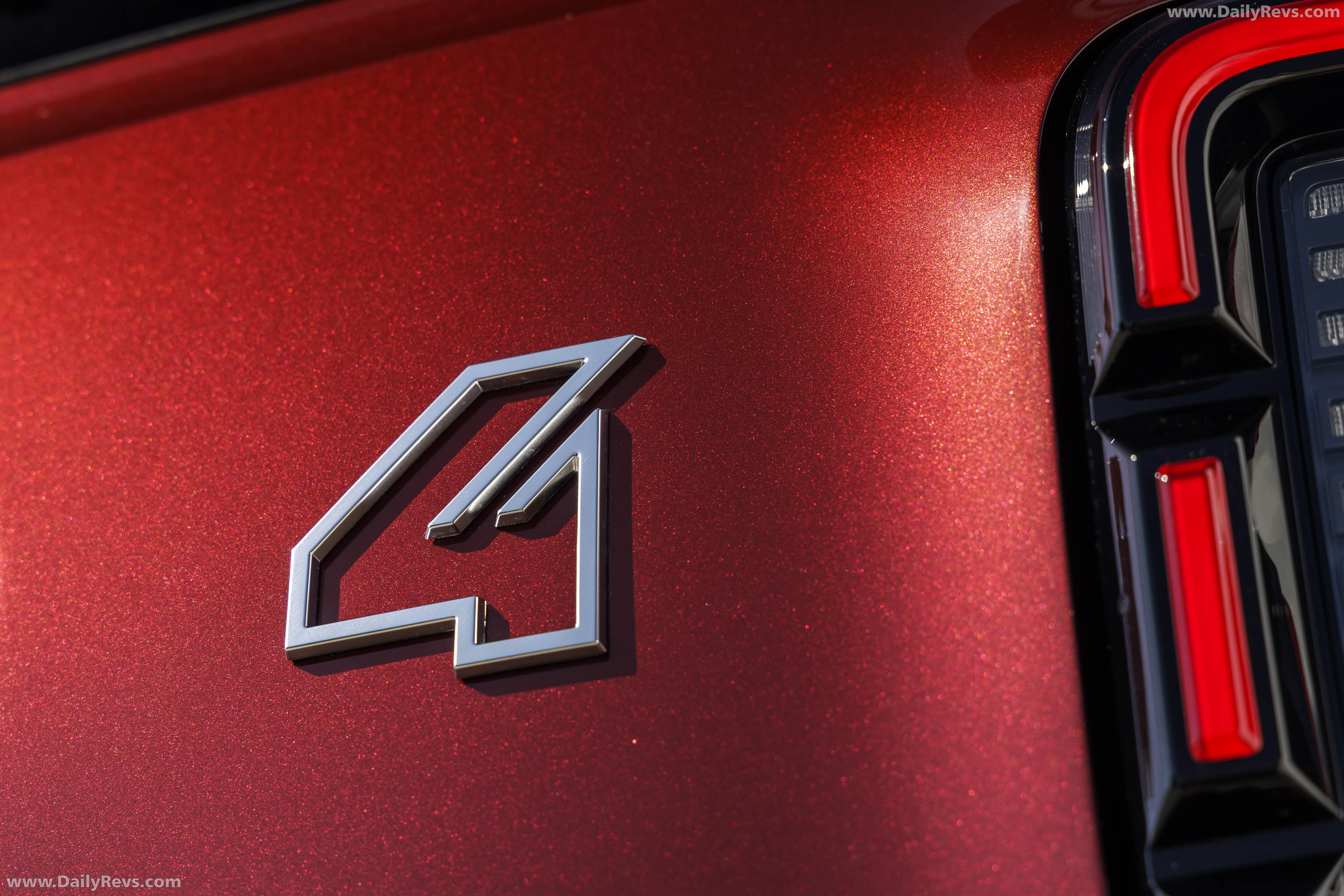 2026 Renault 4 E-Tech Plein Sud Techno Exterior
