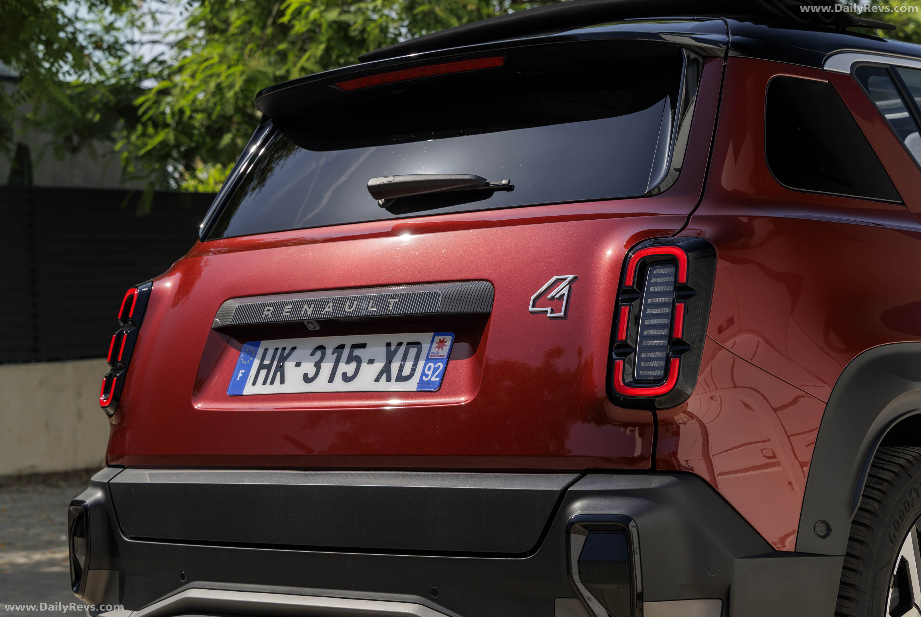 2026 Renault 4 E-Tech Plein Sud Techno Exterior
