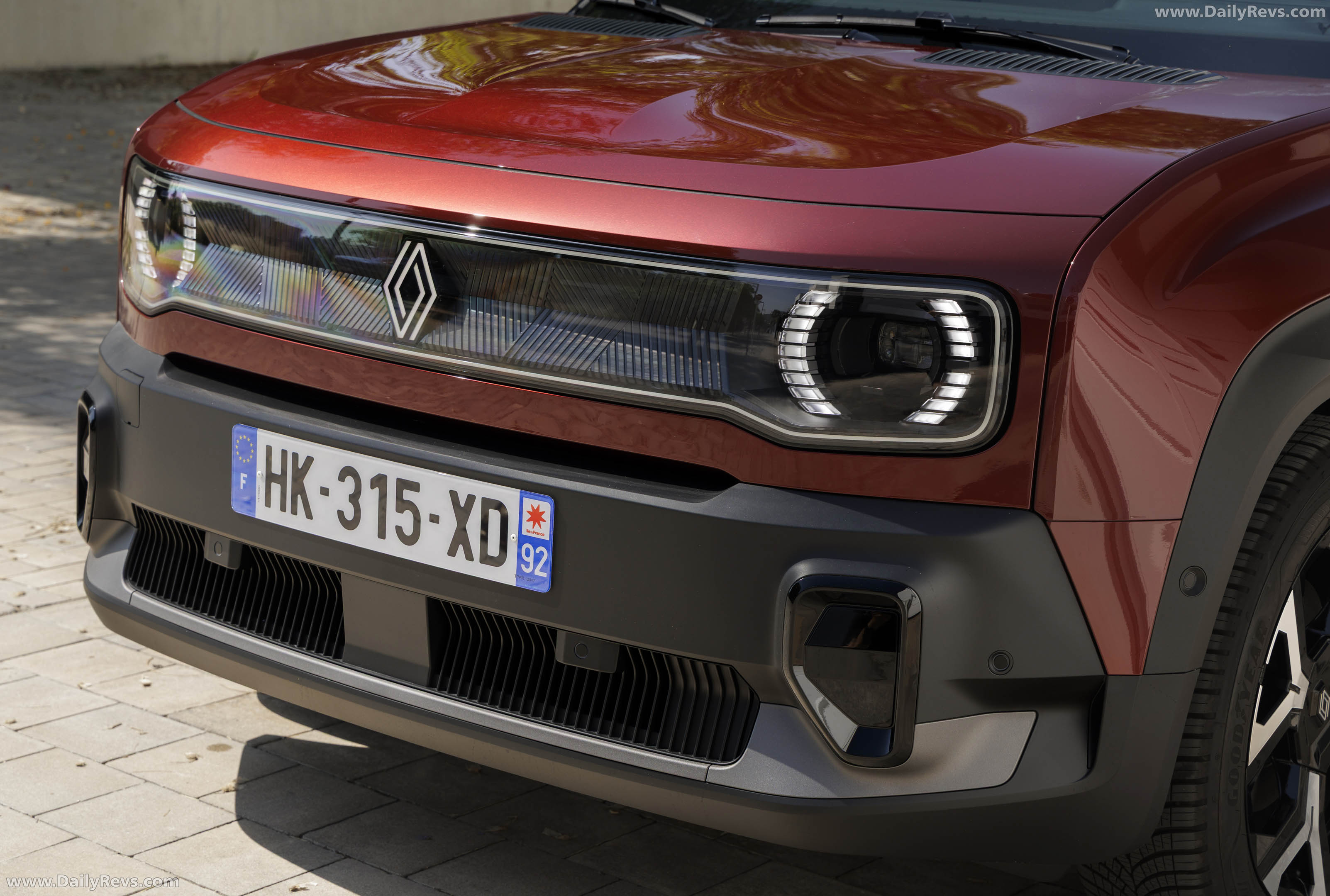 2026 Renault 4 E-Tech Plein Sud Techno Exterior