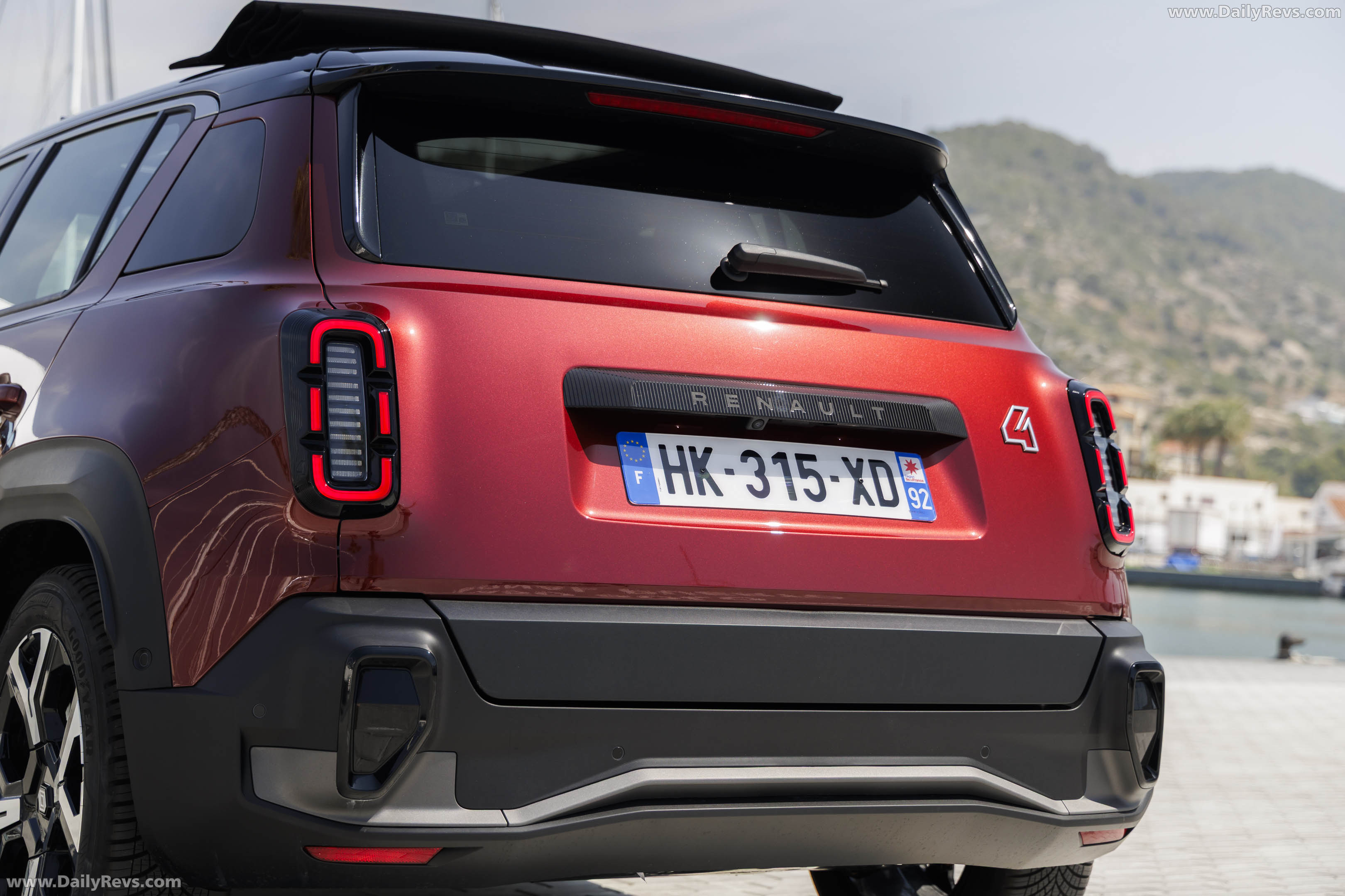 2026 Renault 4 E-Tech Plein Sud Techno Exterior