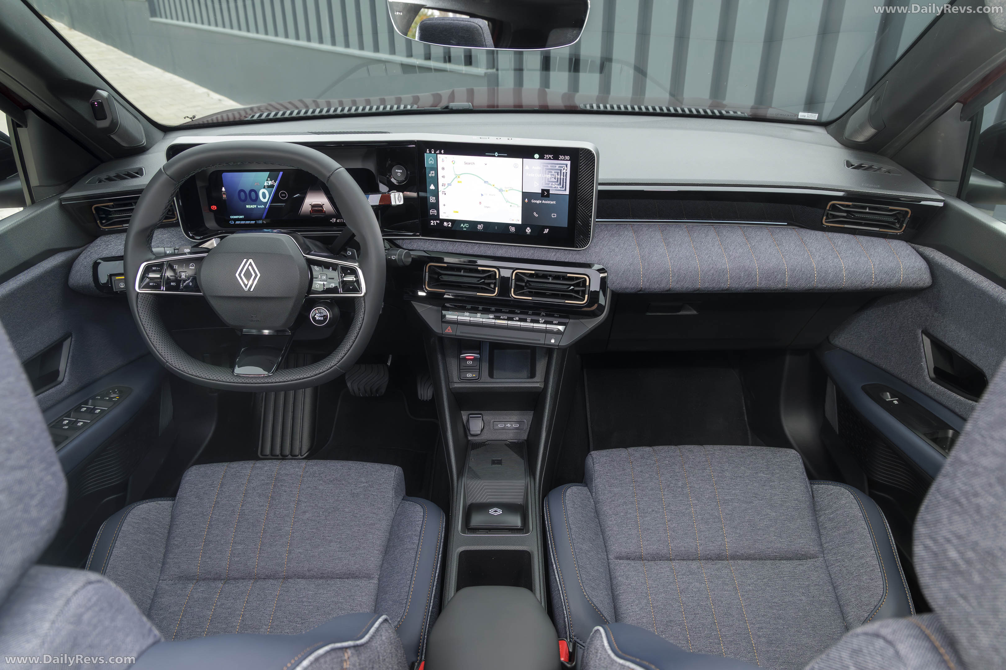2026 Renault 4 E-Tech Plein Sud Techno Interior