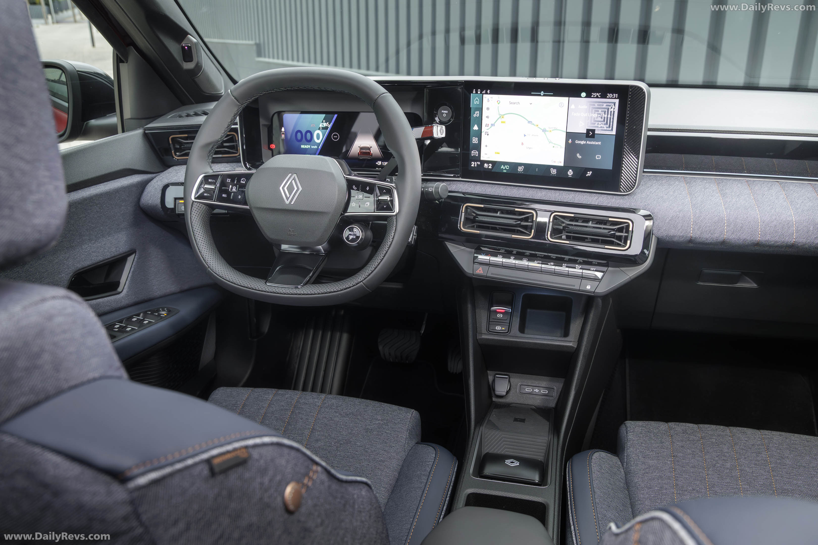 2026 Renault 4 E-Tech Plein Sud Techno Interior