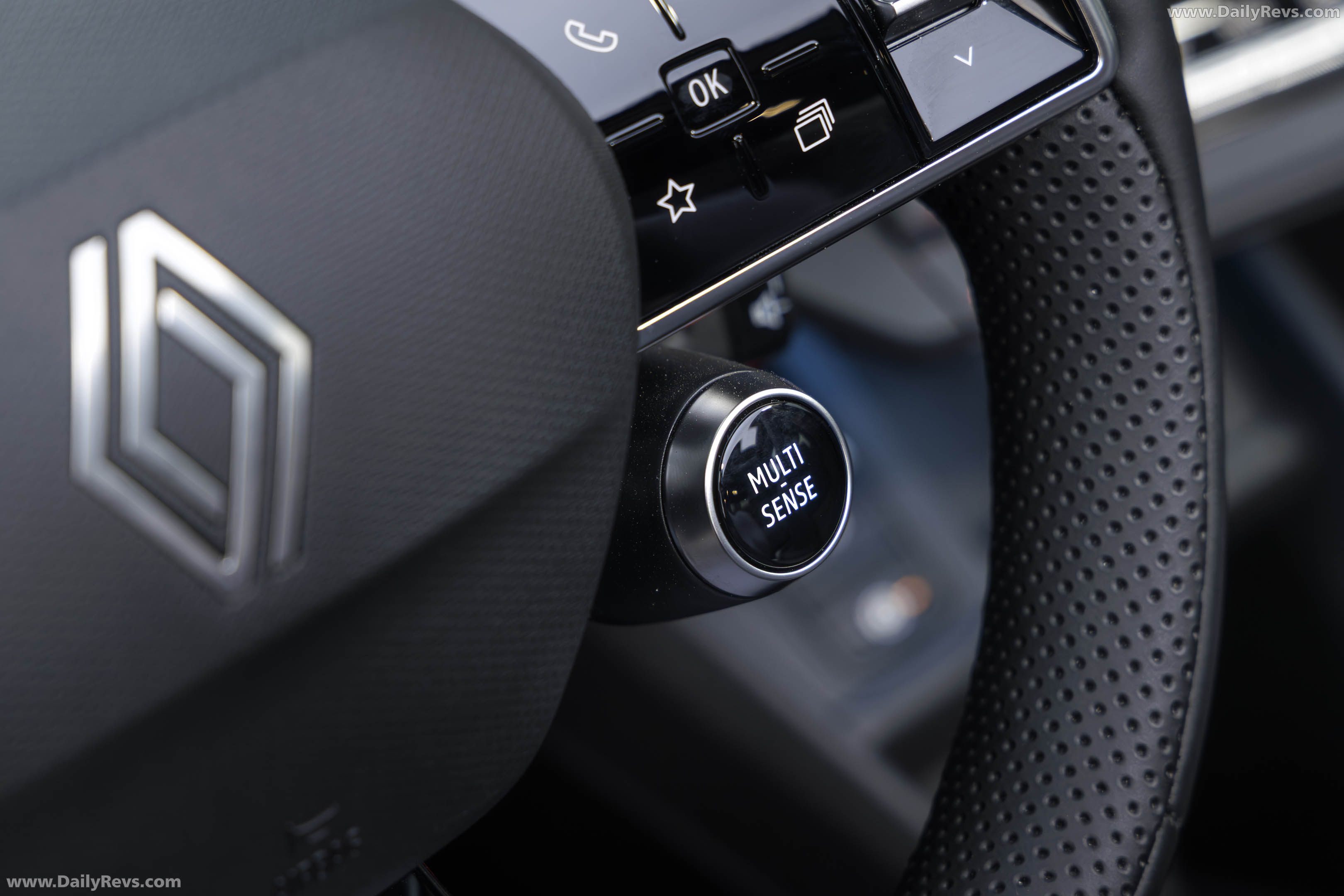 2026 Renault 4 E-Tech Plein Sud Techno Interior