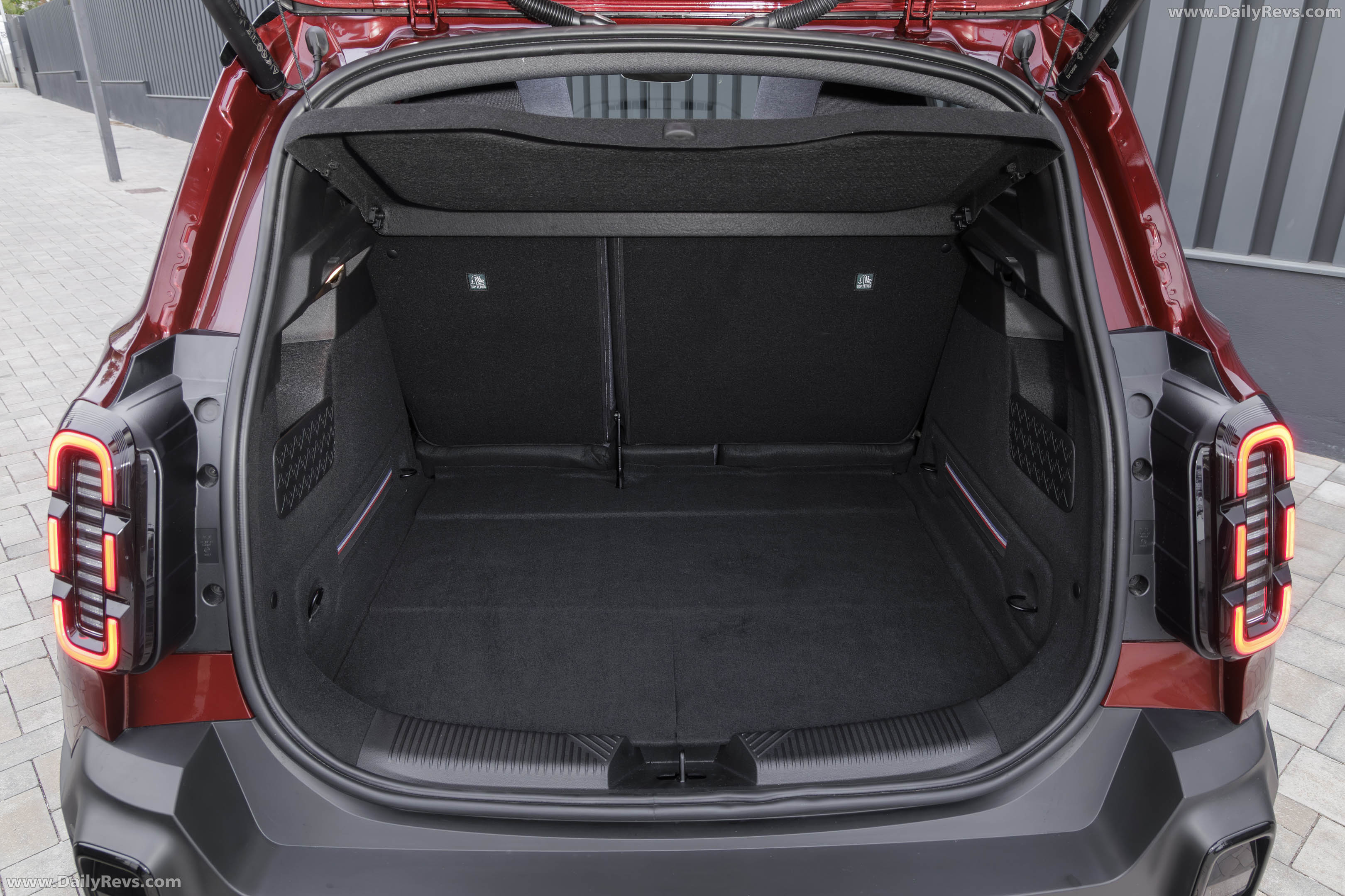2026 Renault 4 E-Tech Plein Sud Techno Interior