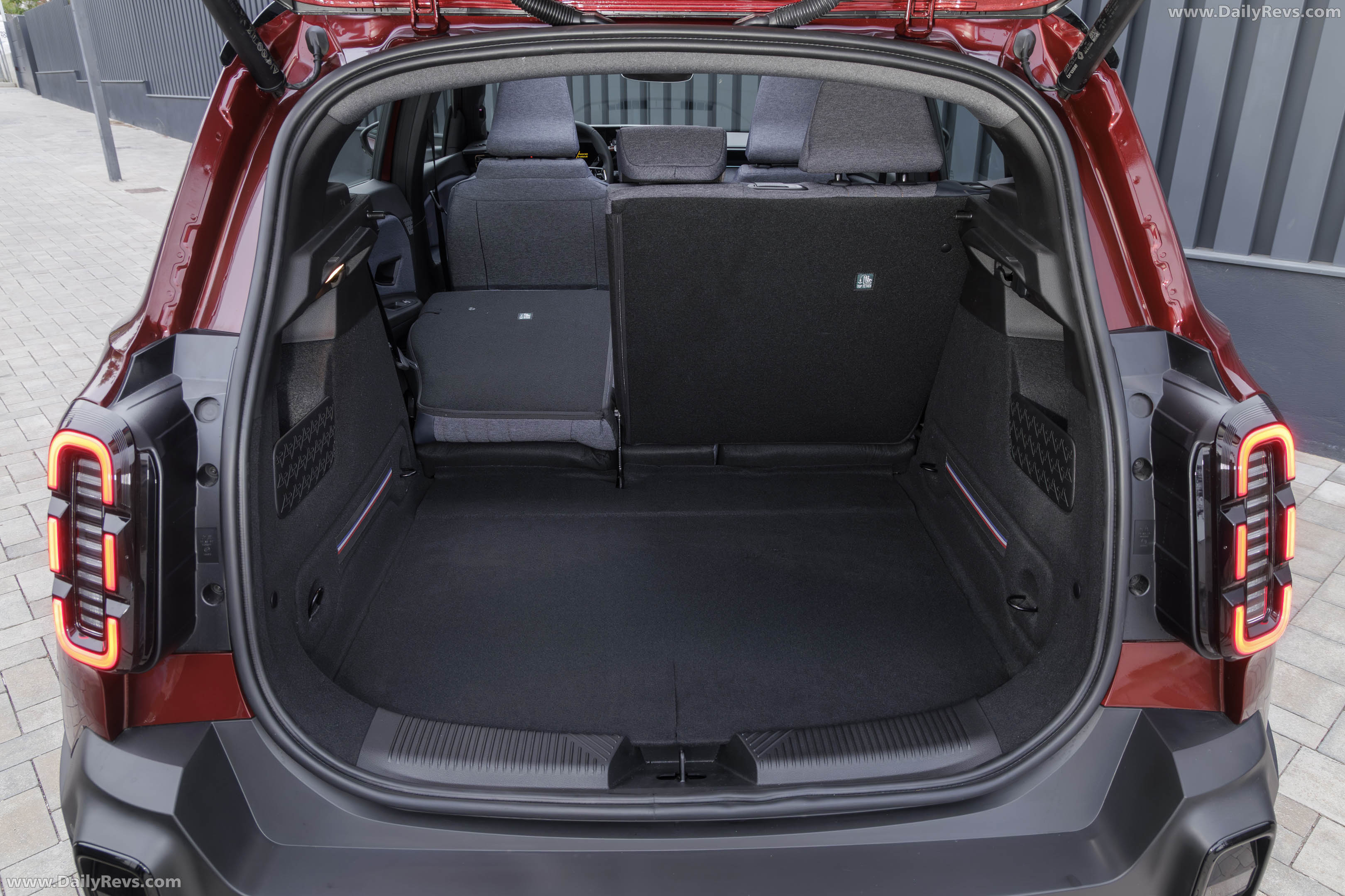 2026 Renault 4 E-Tech Plein Sud Techno Interior