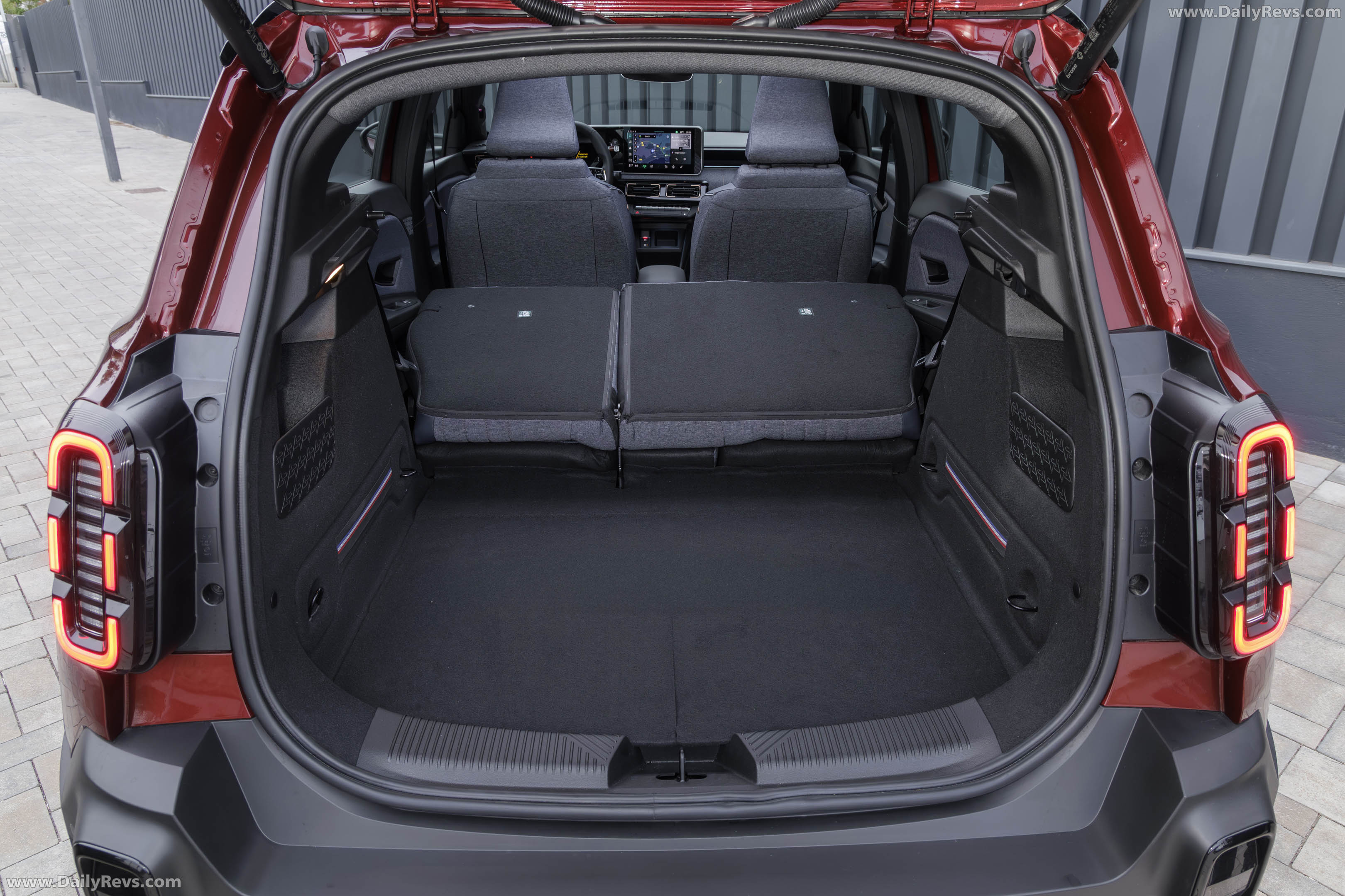 2026 Renault 4 E-Tech Plein Sud Techno Interior