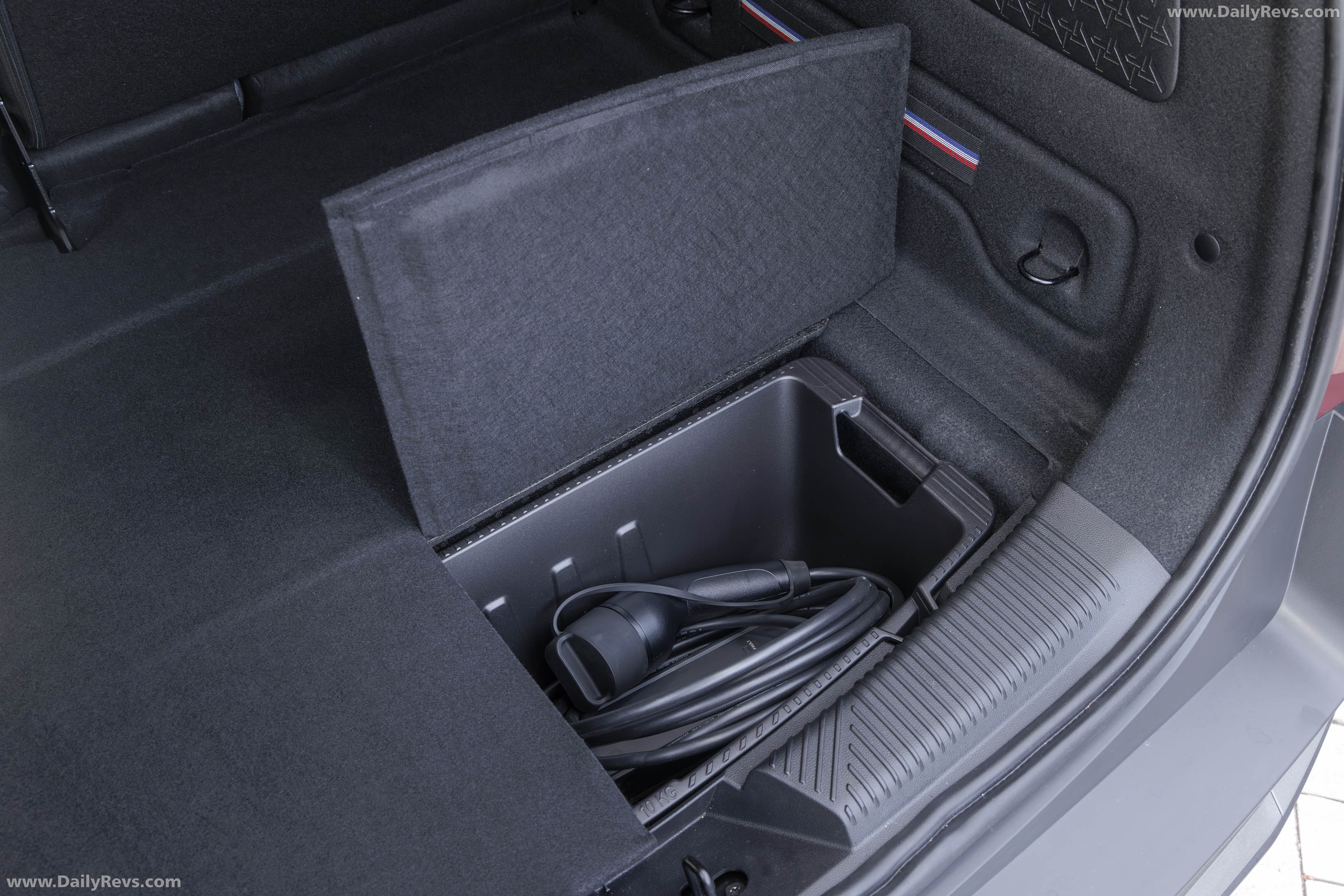 2026 Renault 4 E-Tech Plein Sud Techno Interior