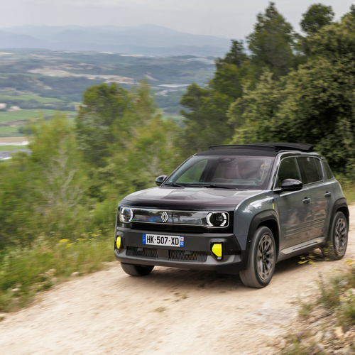 2026 Renault 4 E-Tech Plein Sud Iconic Front View