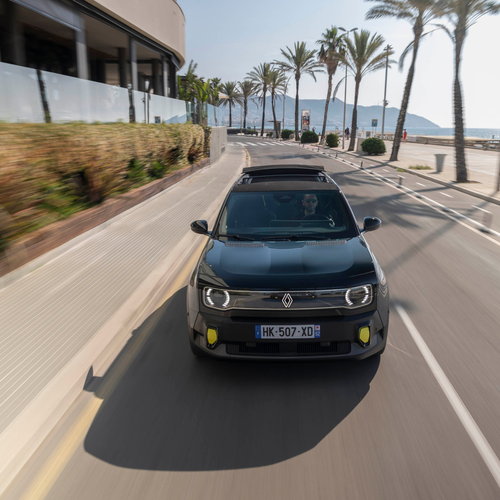 2026 Renault 4 E-Tech Plein Sud Iconic Front View