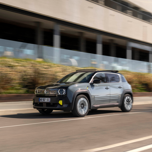 2026 Renault 4 E-Tech Plein Sud Iconic Front View