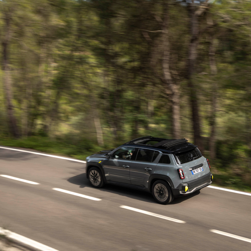 2026 Renault 4 E-Tech Plein Sud Iconic Rear View