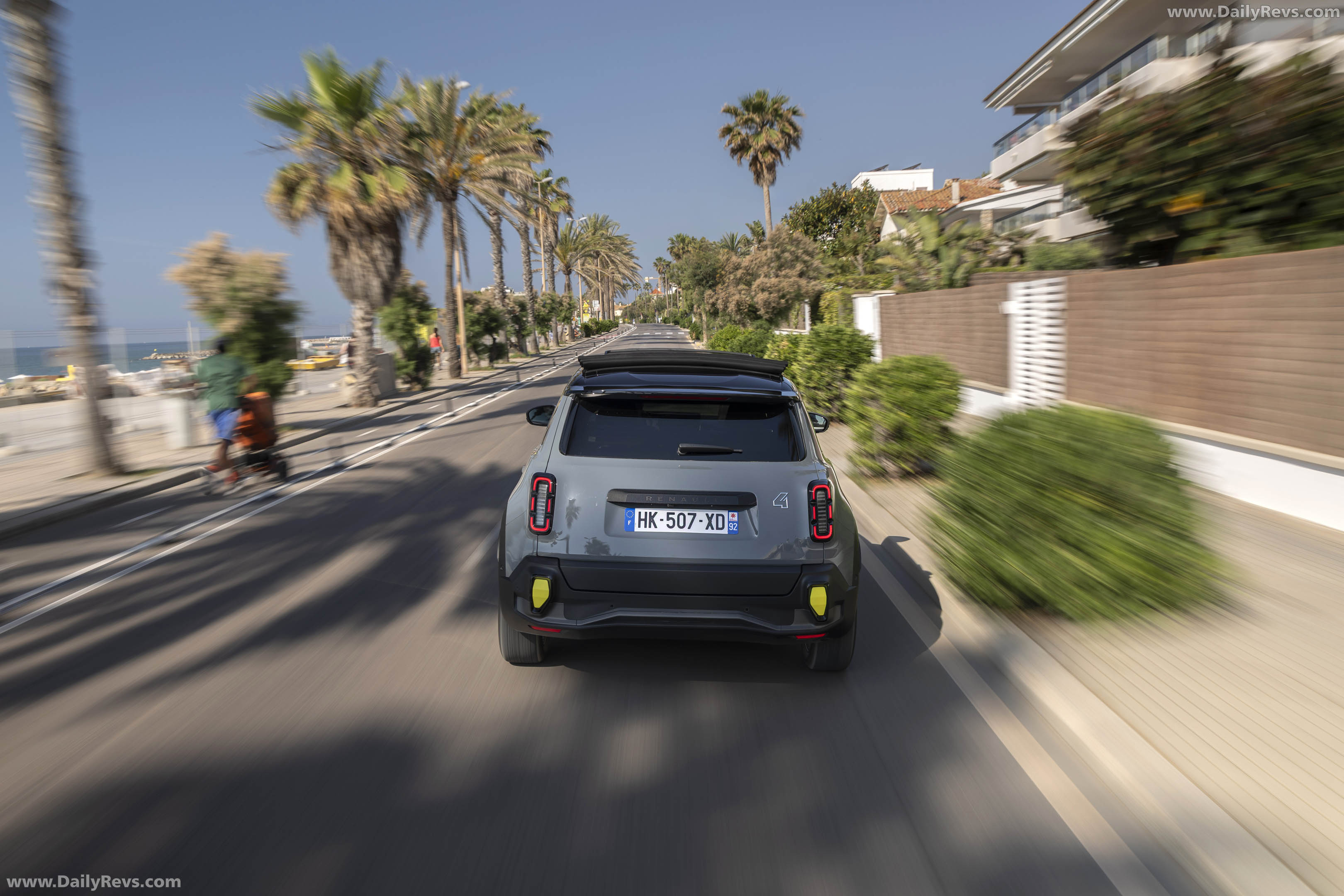 2026 Renault 4 E-Tech Plein Sud Iconic Rear View