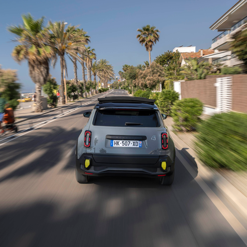 2026 Renault 4 E-Tech Plein Sud Iconic Rear View