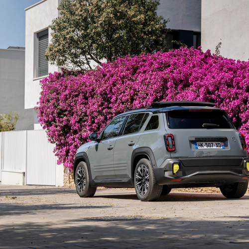 2026 Renault 4 E-Tech Plein Sud Iconic Rear View