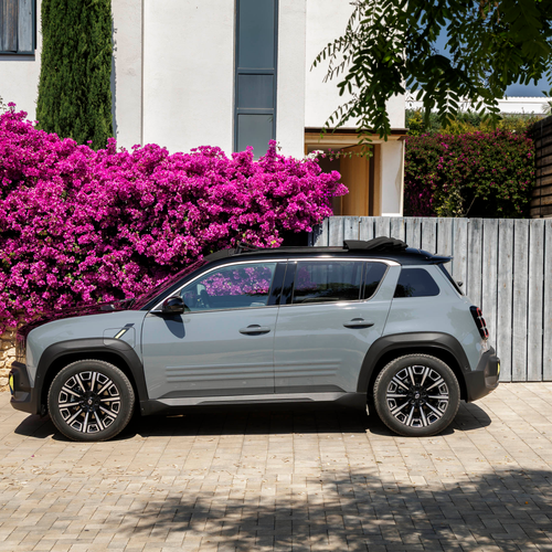 2026 Renault 4 E-Tech Plein Sud Iconic Side View