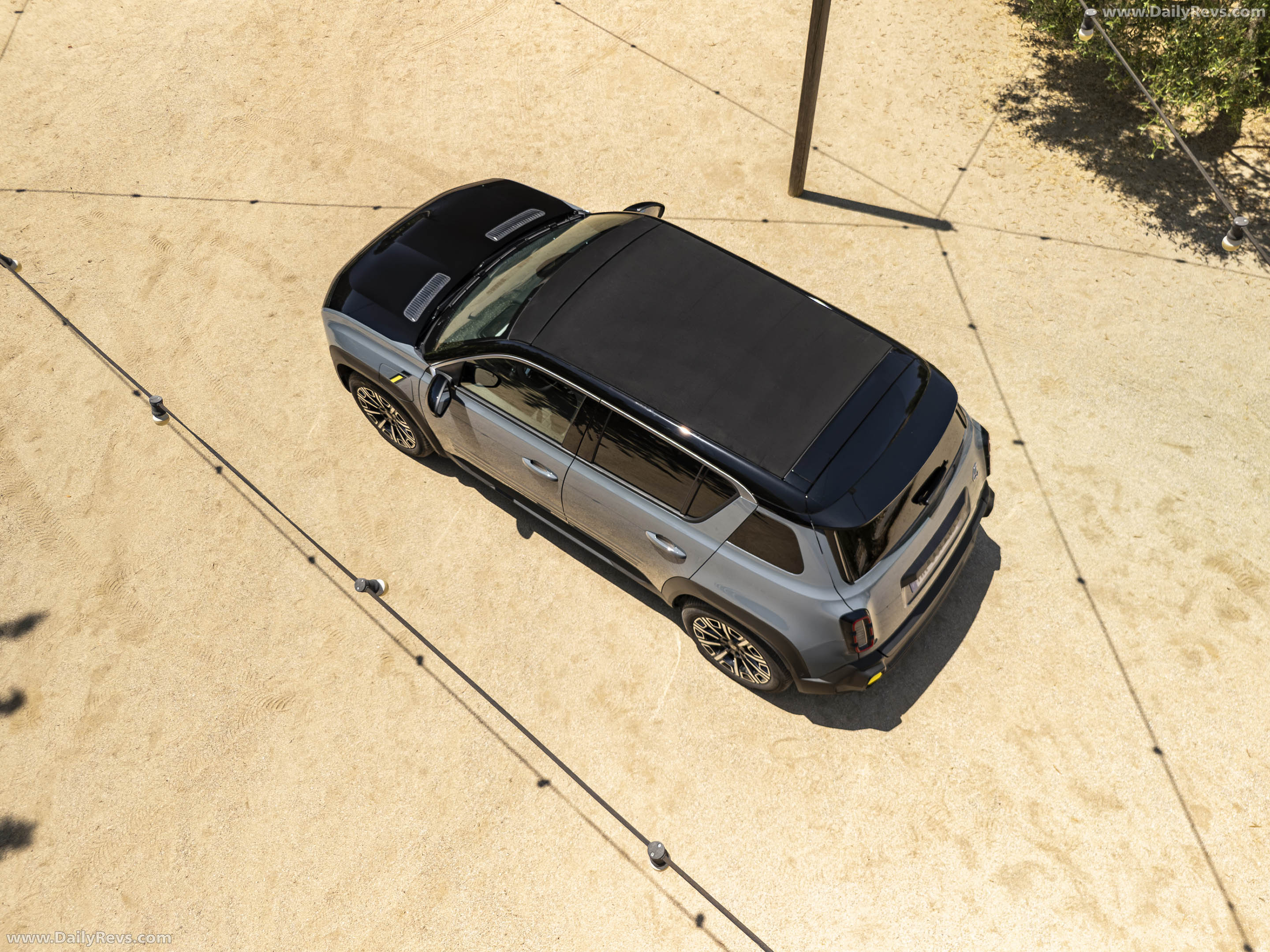 2026 Renault 4 E-Tech Plein Sud Iconic Top View