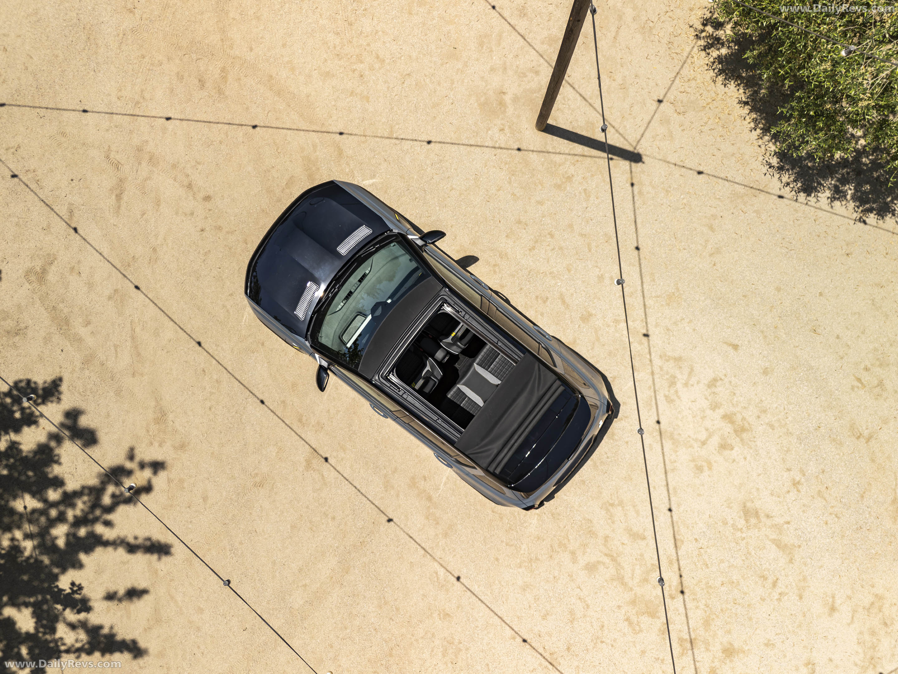 2026 Renault 4 E-Tech Plein Sud Iconic Top View