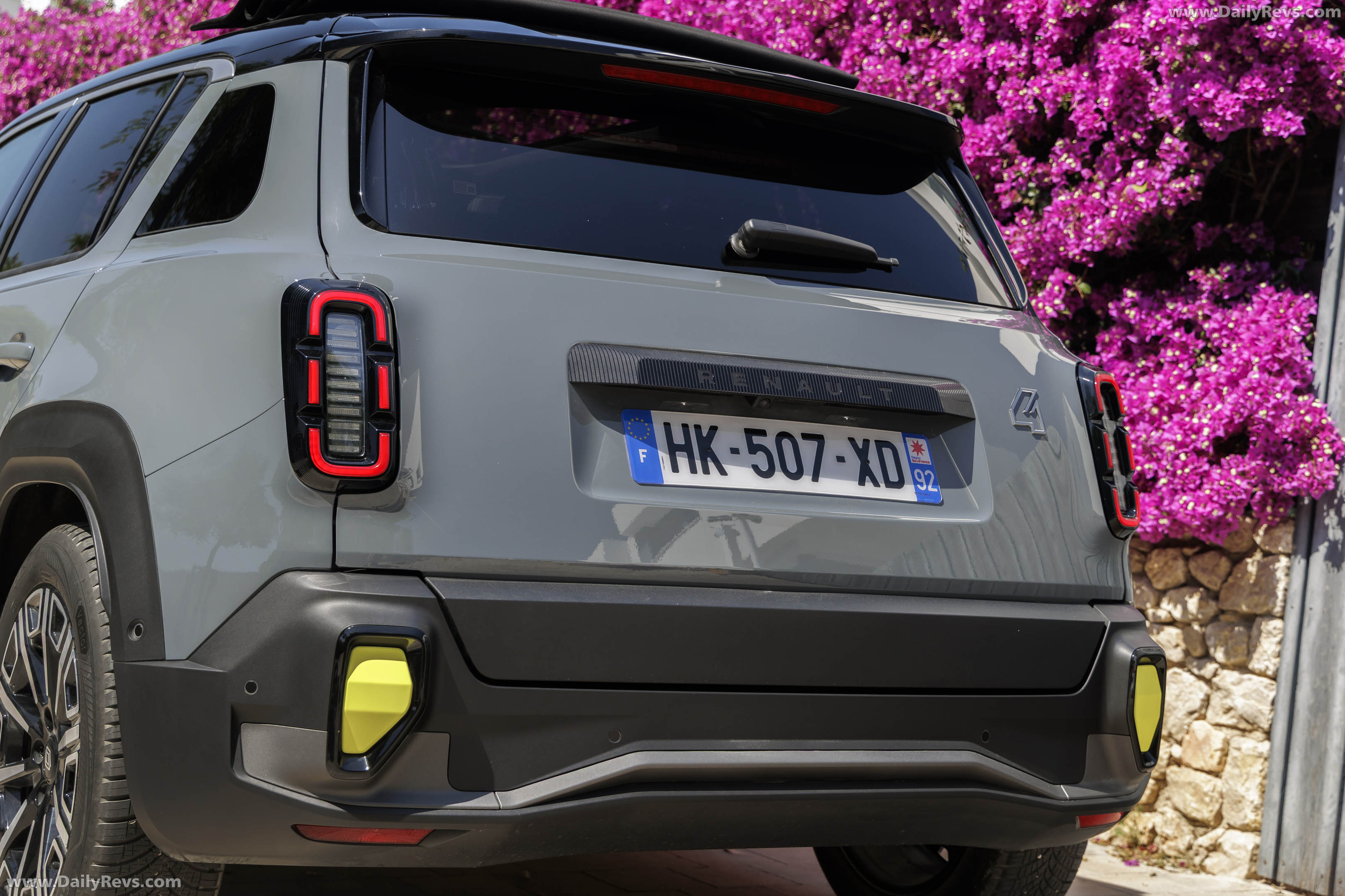 2026 Renault 4 E-Tech Plein Sud Iconic Exterior