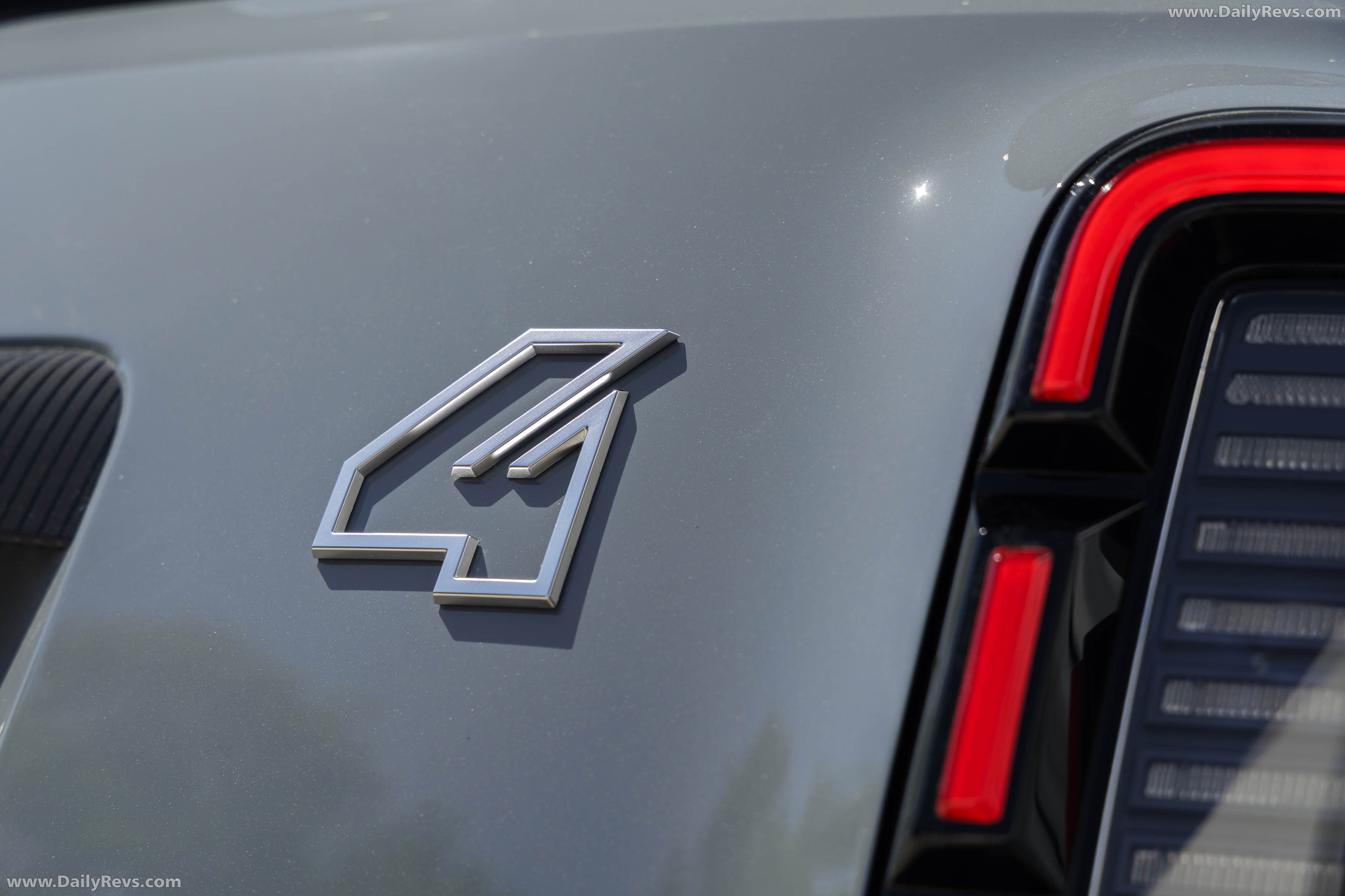 2026 Renault 4 E-Tech Plein Sud Iconic Exterior
