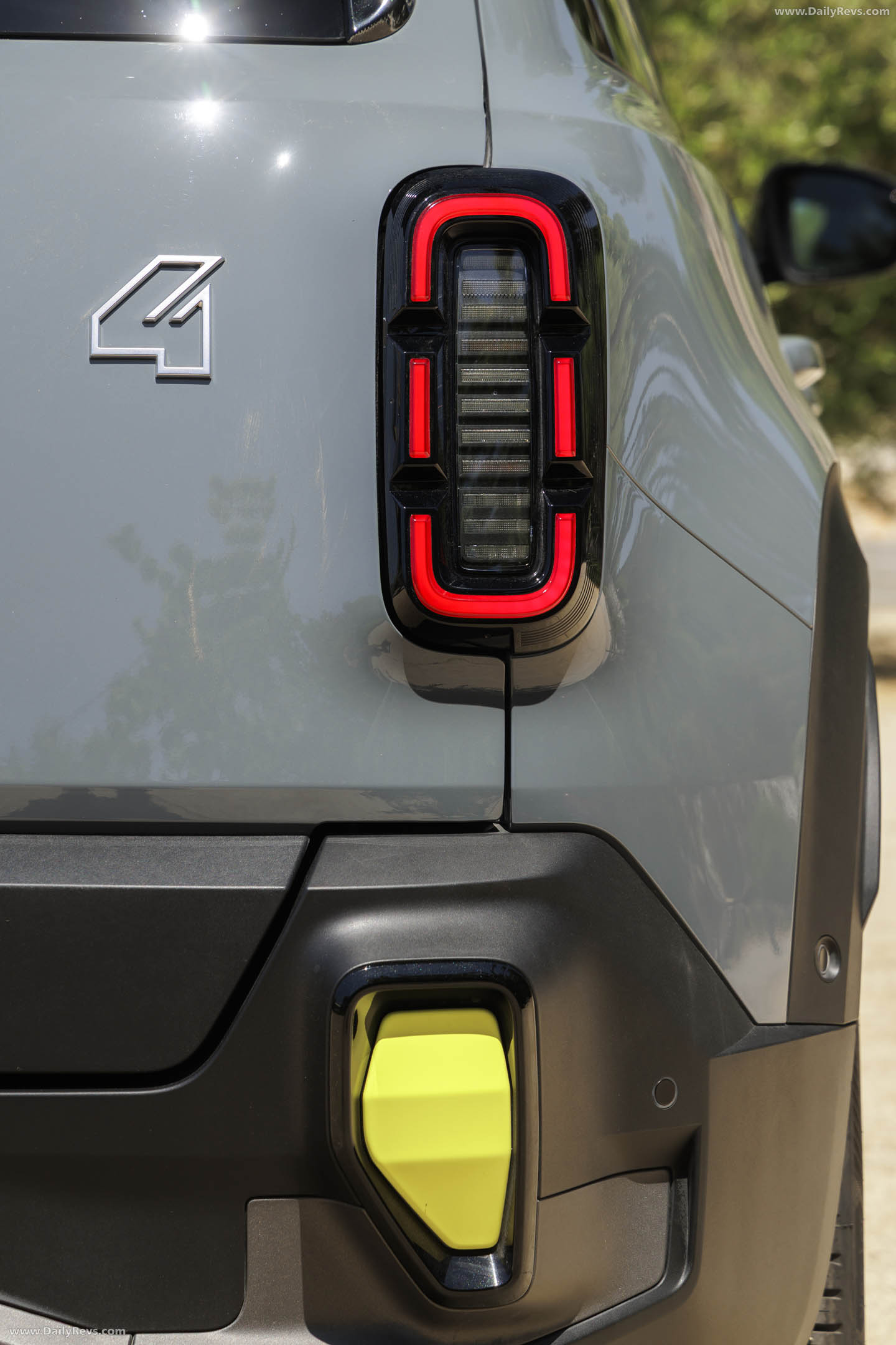 2026 Renault 4 E-Tech Plein Sud Iconic Exterior