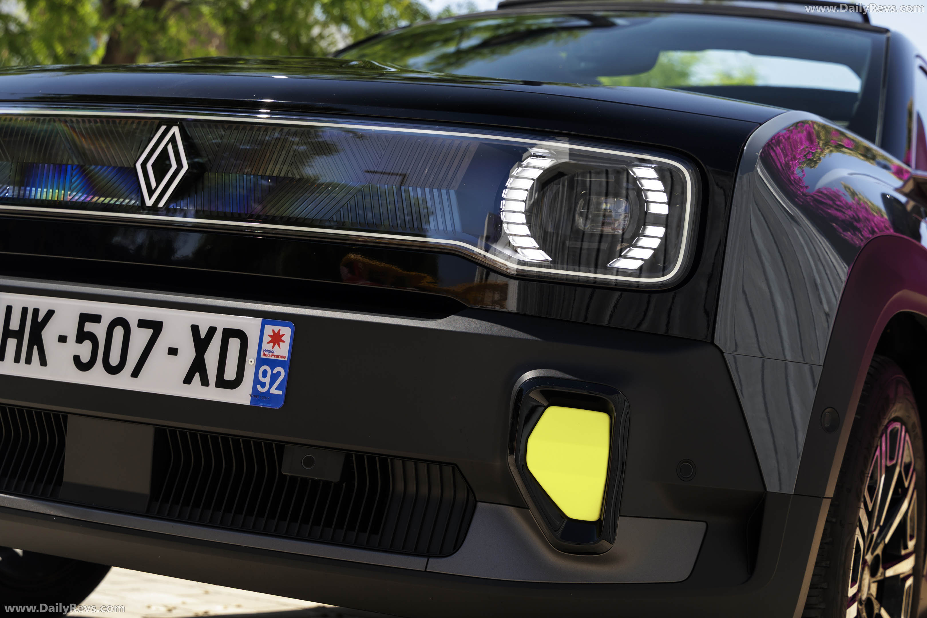 2026 Renault 4 E-Tech Plein Sud Iconic Exterior