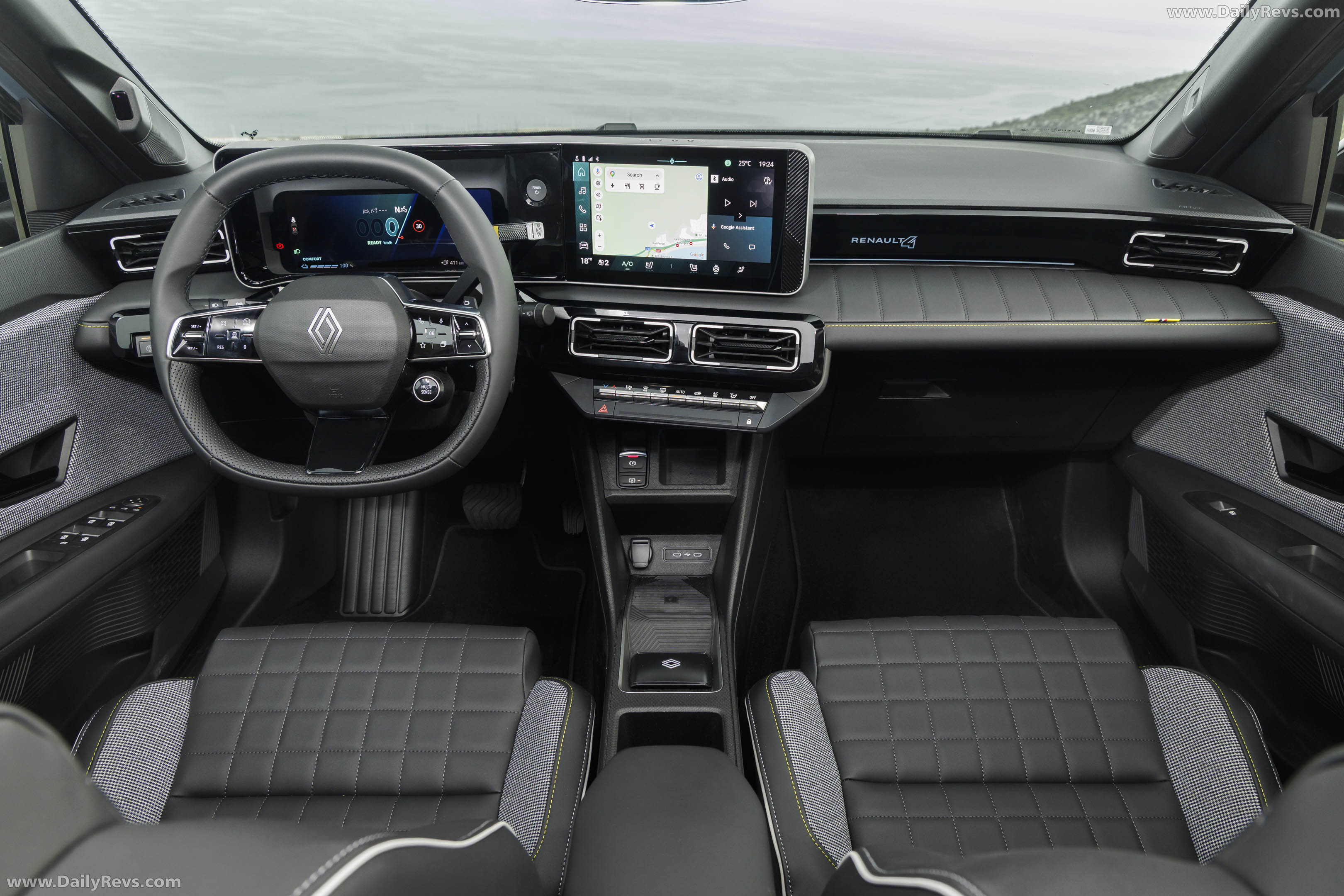 2026 Renault 4 E-Tech Plein Sud Iconic Interior