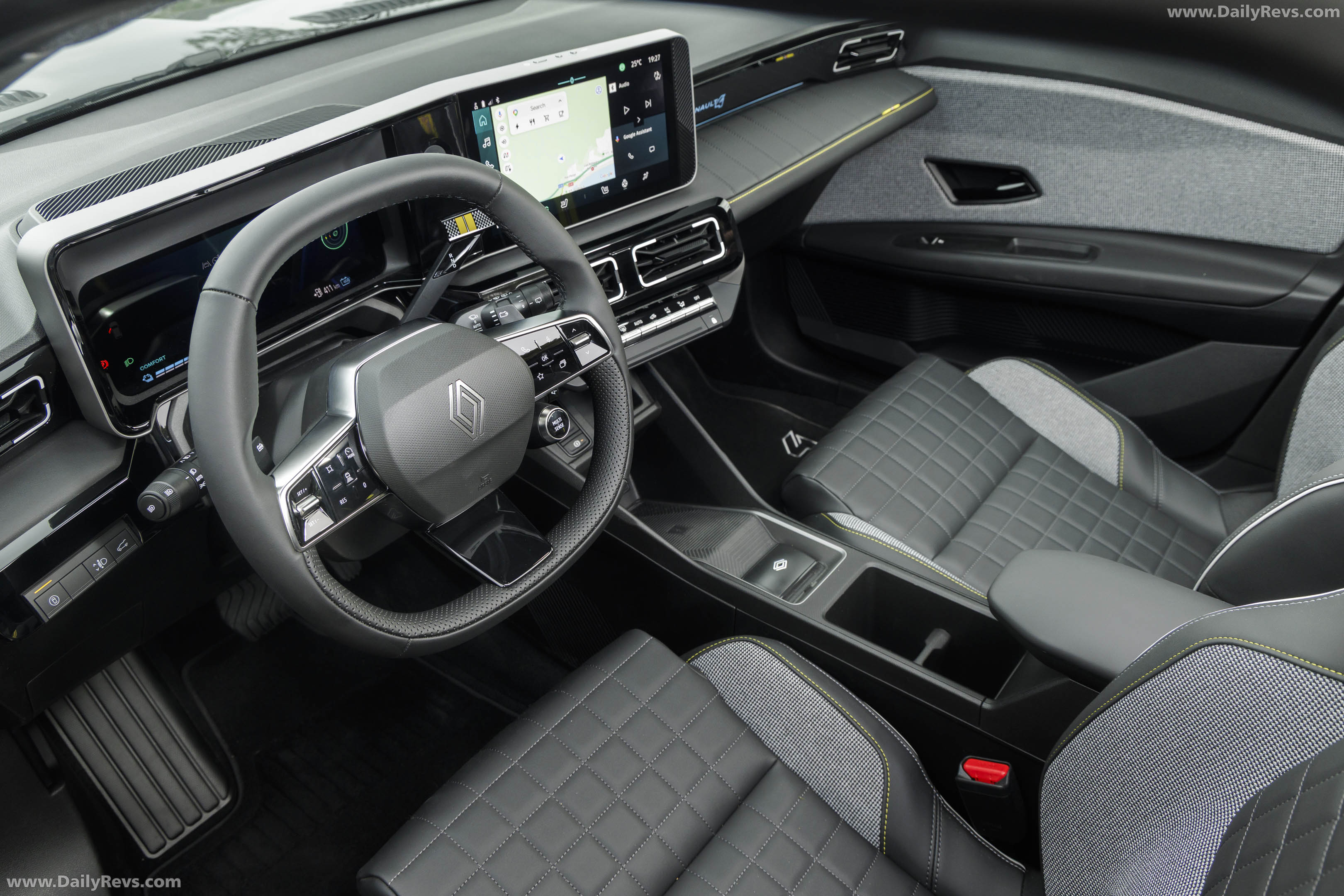 2026 Renault 4 E-Tech Plein Sud Iconic Interior