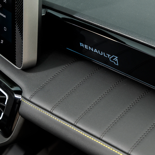 2026 Renault 4 E-Tech Plein Sud Iconic Interior