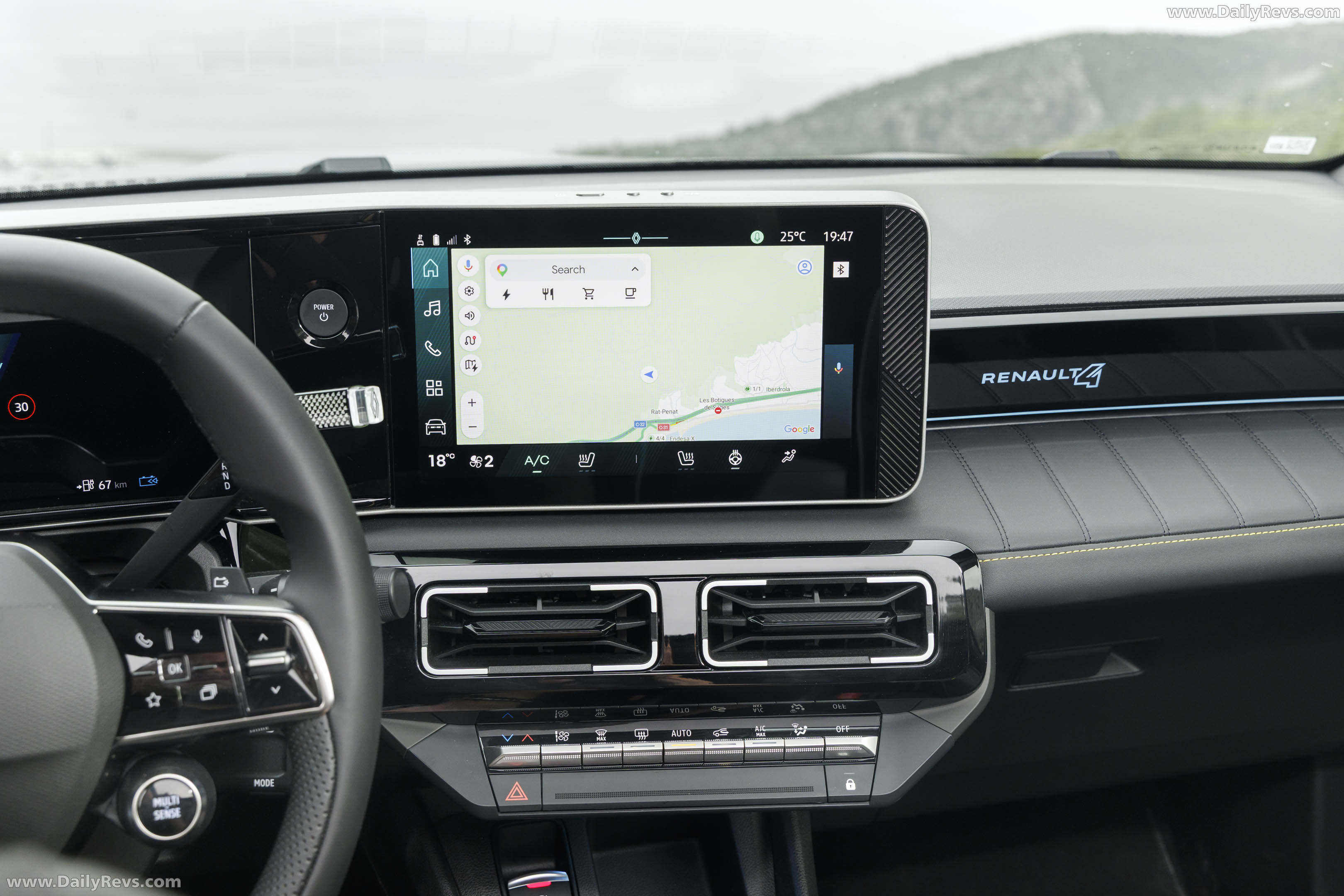 2026 Renault 4 E-Tech Plein Sud Iconic Interior