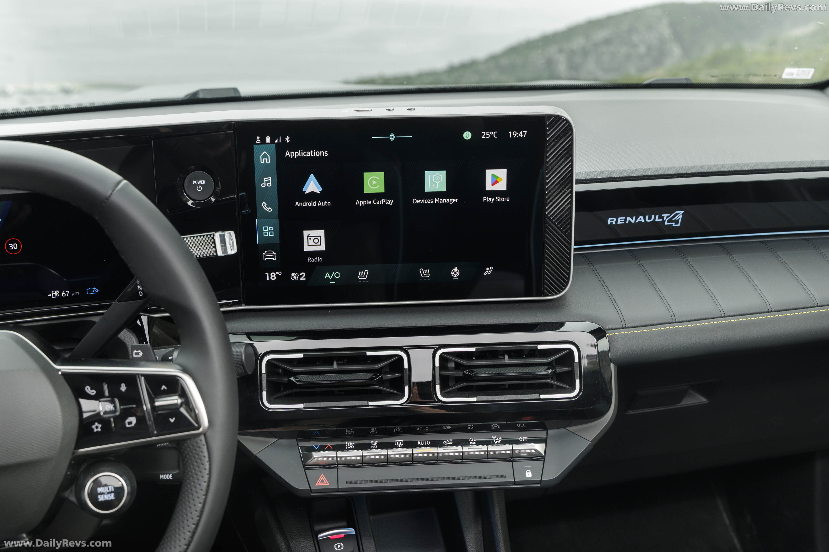 2026 Renault 4 E-Tech Plein Sud Iconic Interior