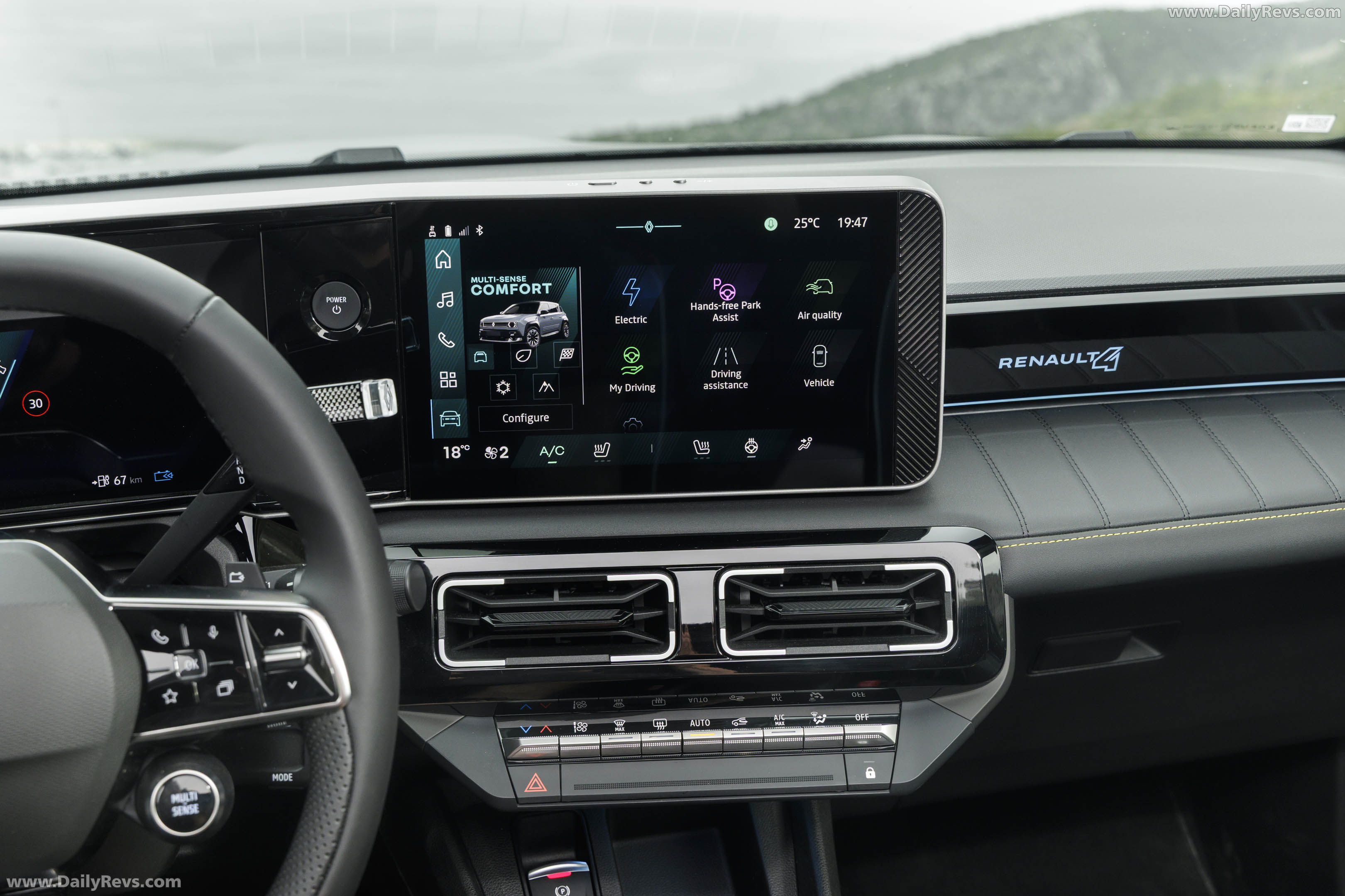 2026 Renault 4 E-Tech Plein Sud Iconic Interior