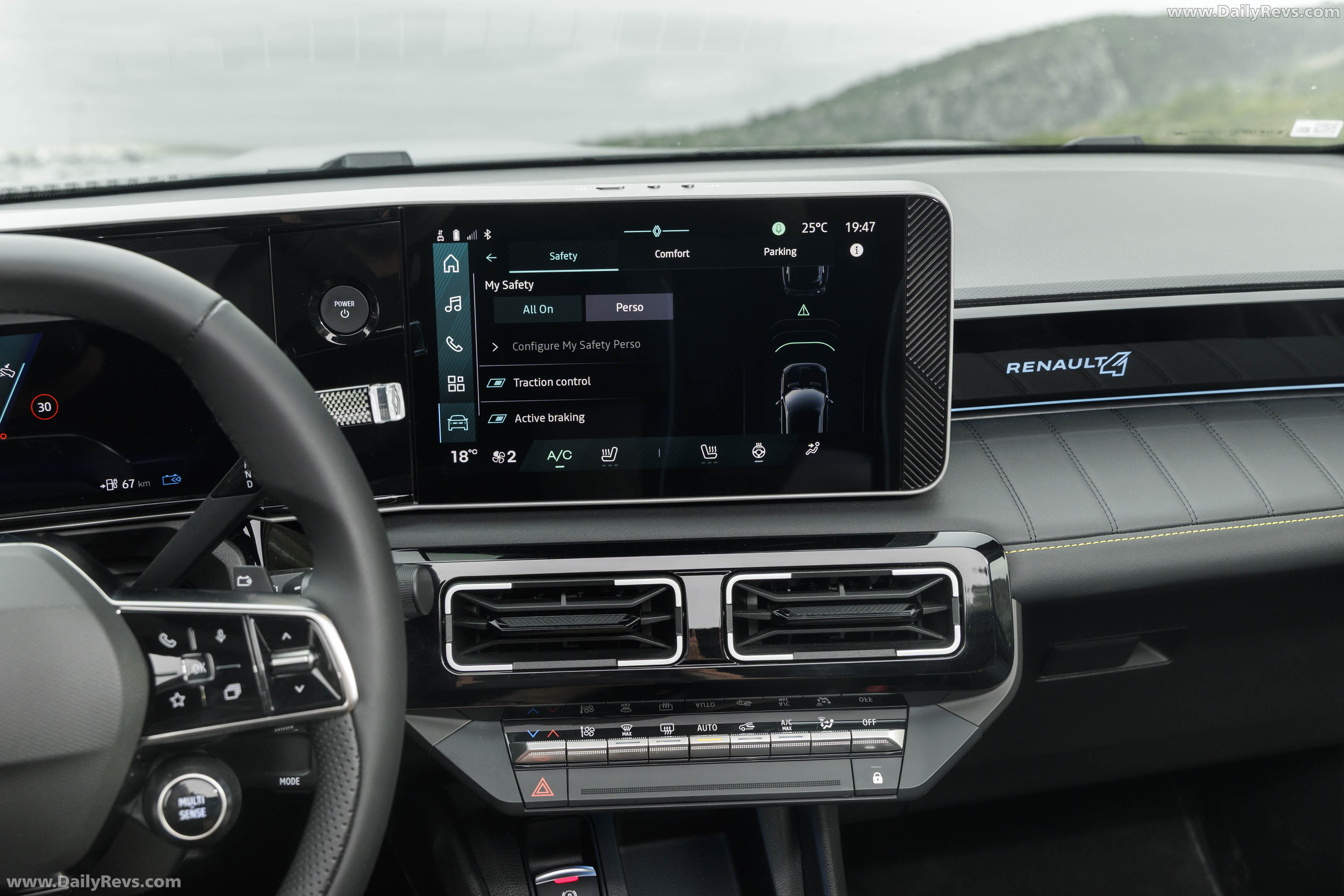 2026 Renault 4 E-Tech Plein Sud Iconic Interior