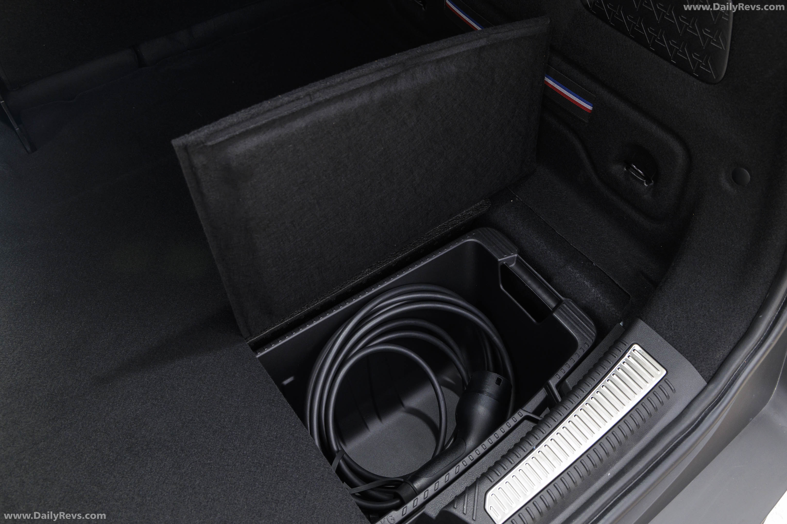 2026 Renault 4 E-Tech Plein Sud Iconic Interior