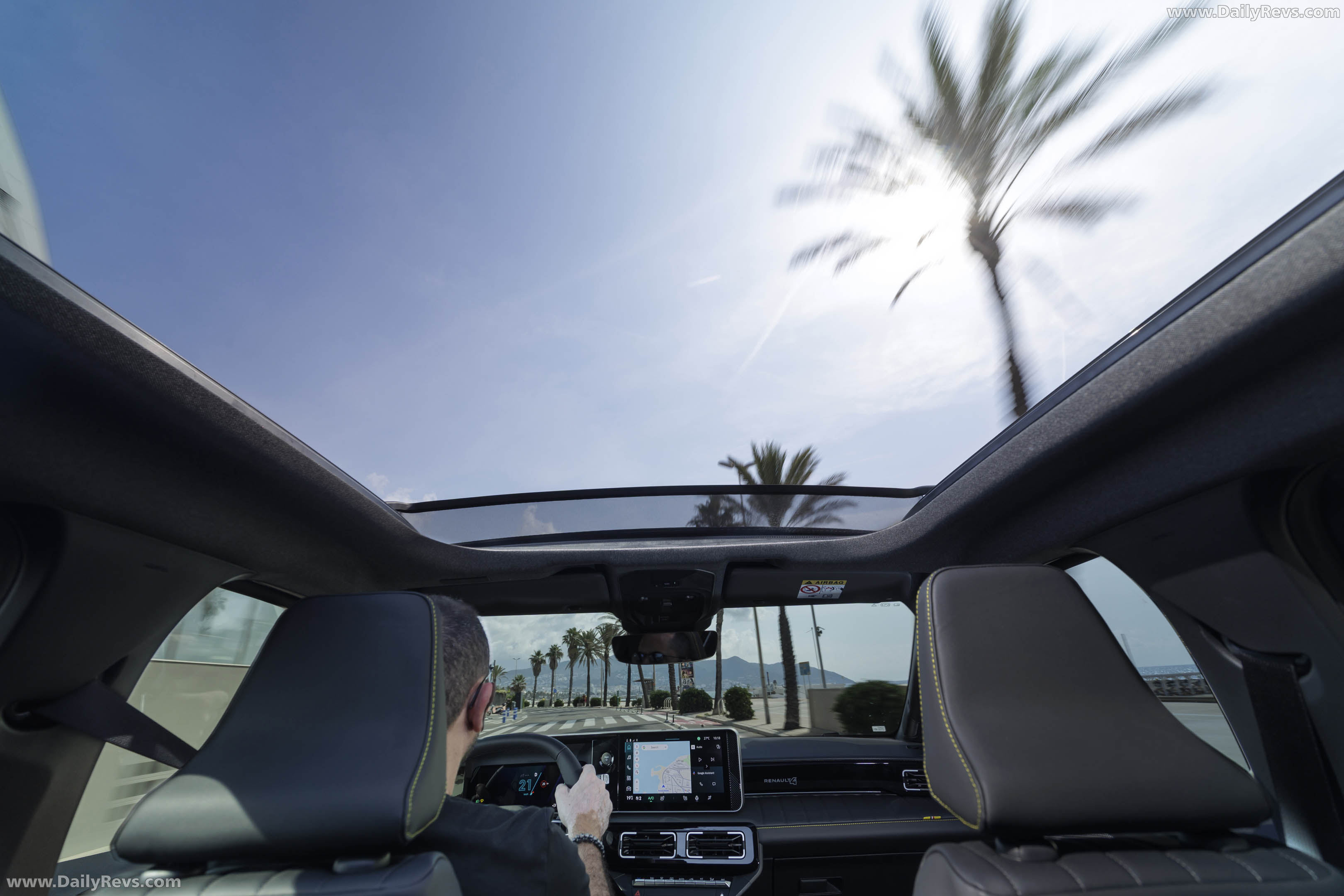 2026 Renault 4 E-Tech Plein Sud Iconic Interior