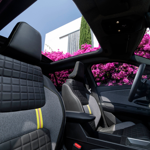2026 Renault 4 E-Tech Plein Sud Iconic Interior