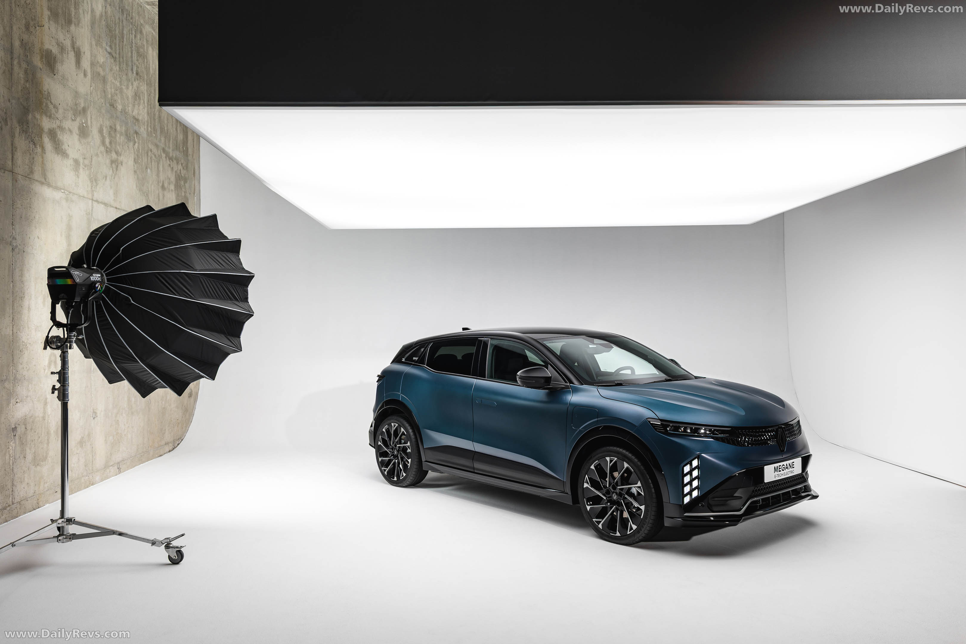 2027 Renault Megane E-Tech Front View